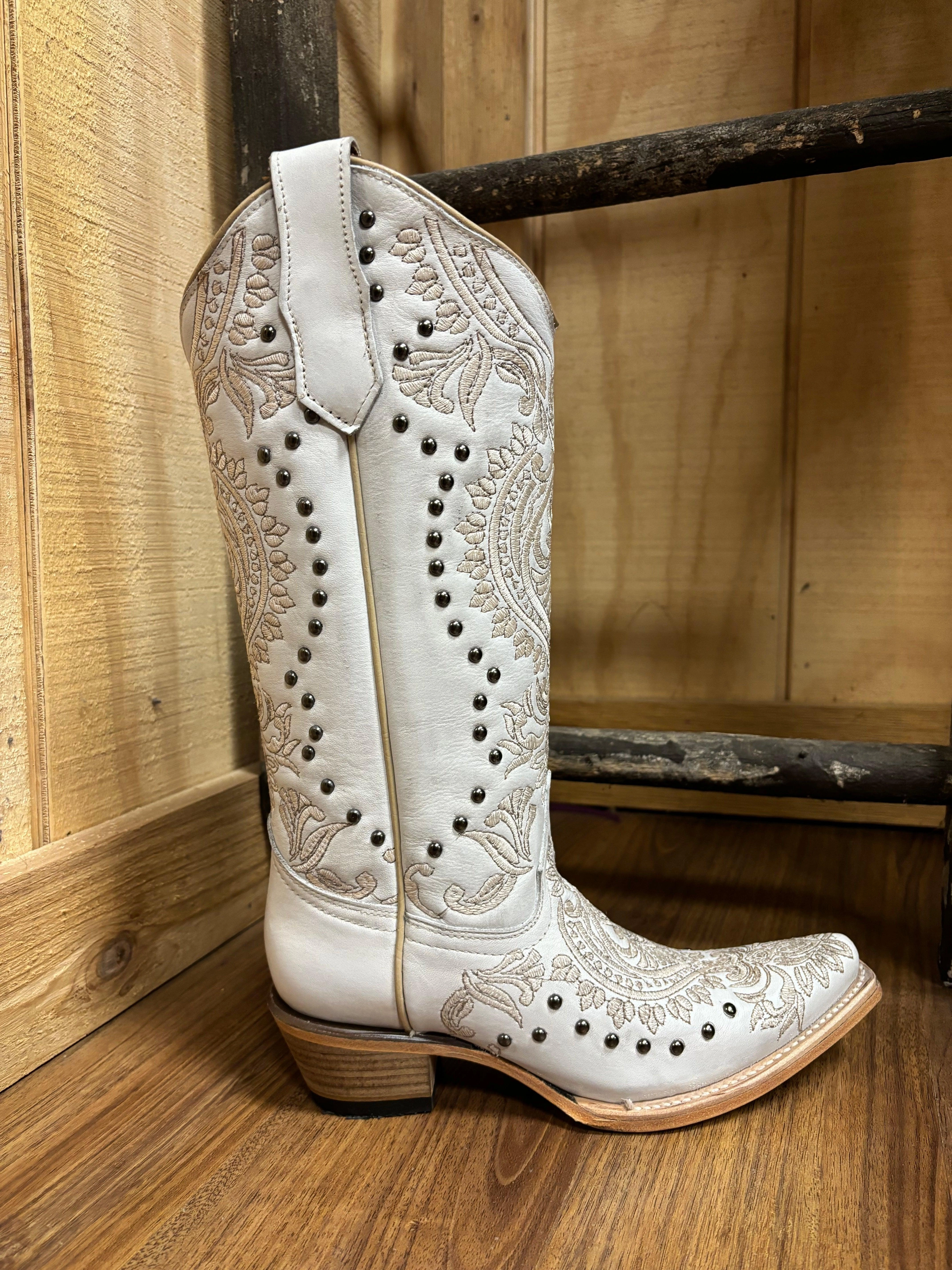 Circle G Women's White Embroidered & Stud Snip Toe Cowgirl Boots L6063 All-Season Protection Wear resistant