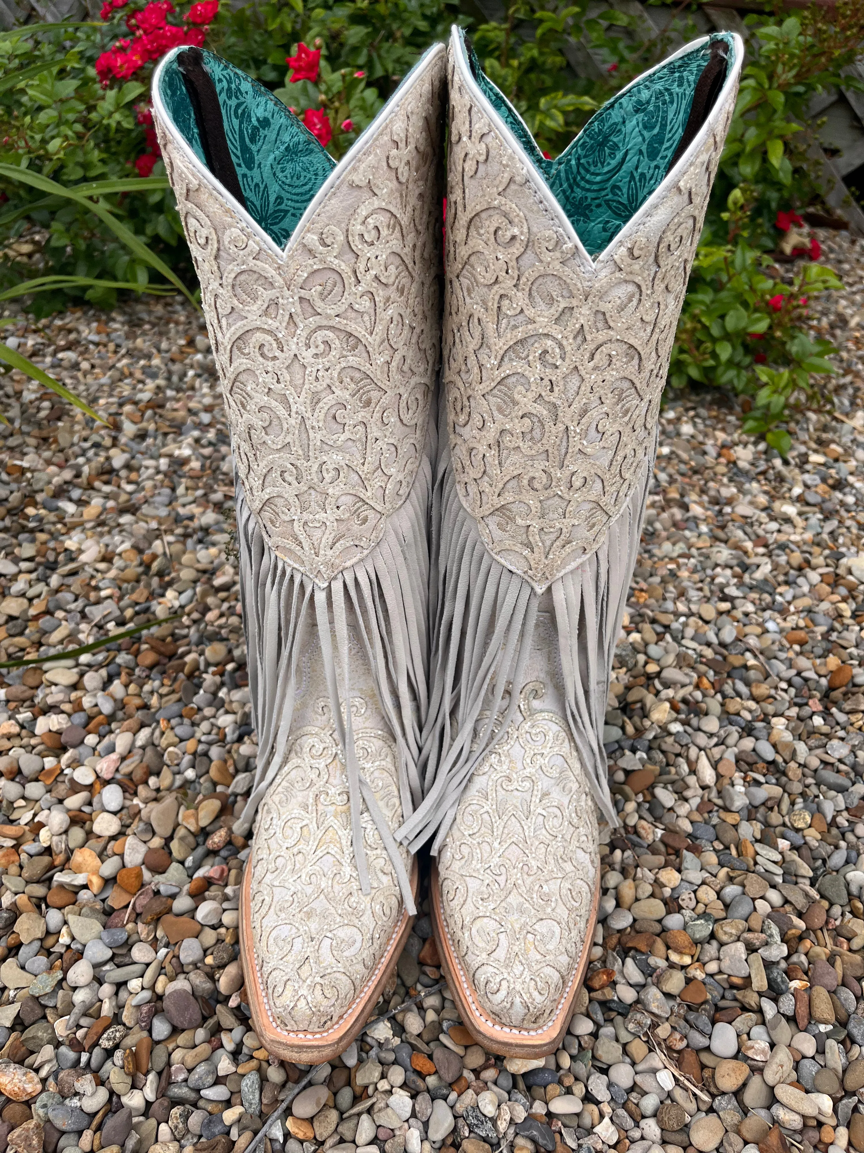 Metallic Buckle Corral Women's White Fringed w/Tooled Overlay Glitter Fashion Cowgirl Boots C3955