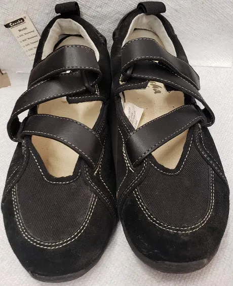 Day Long Dansurf -- Split Sole Dancesneaker -- Black