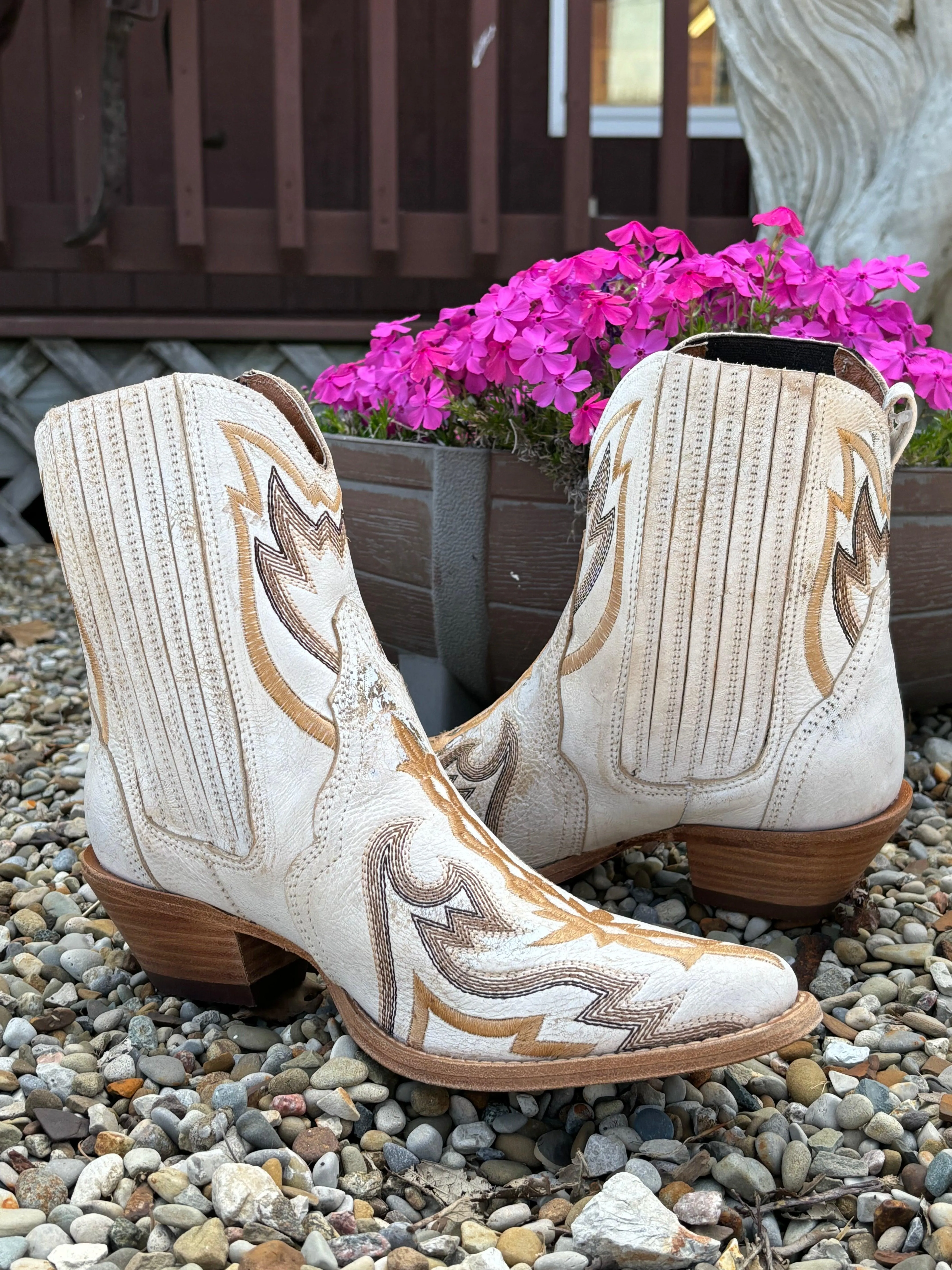 Office Smart Festival Vibe Dan Post Women's Bone White Bristol Snip Toe Embroidered Ankle Boots DP5121