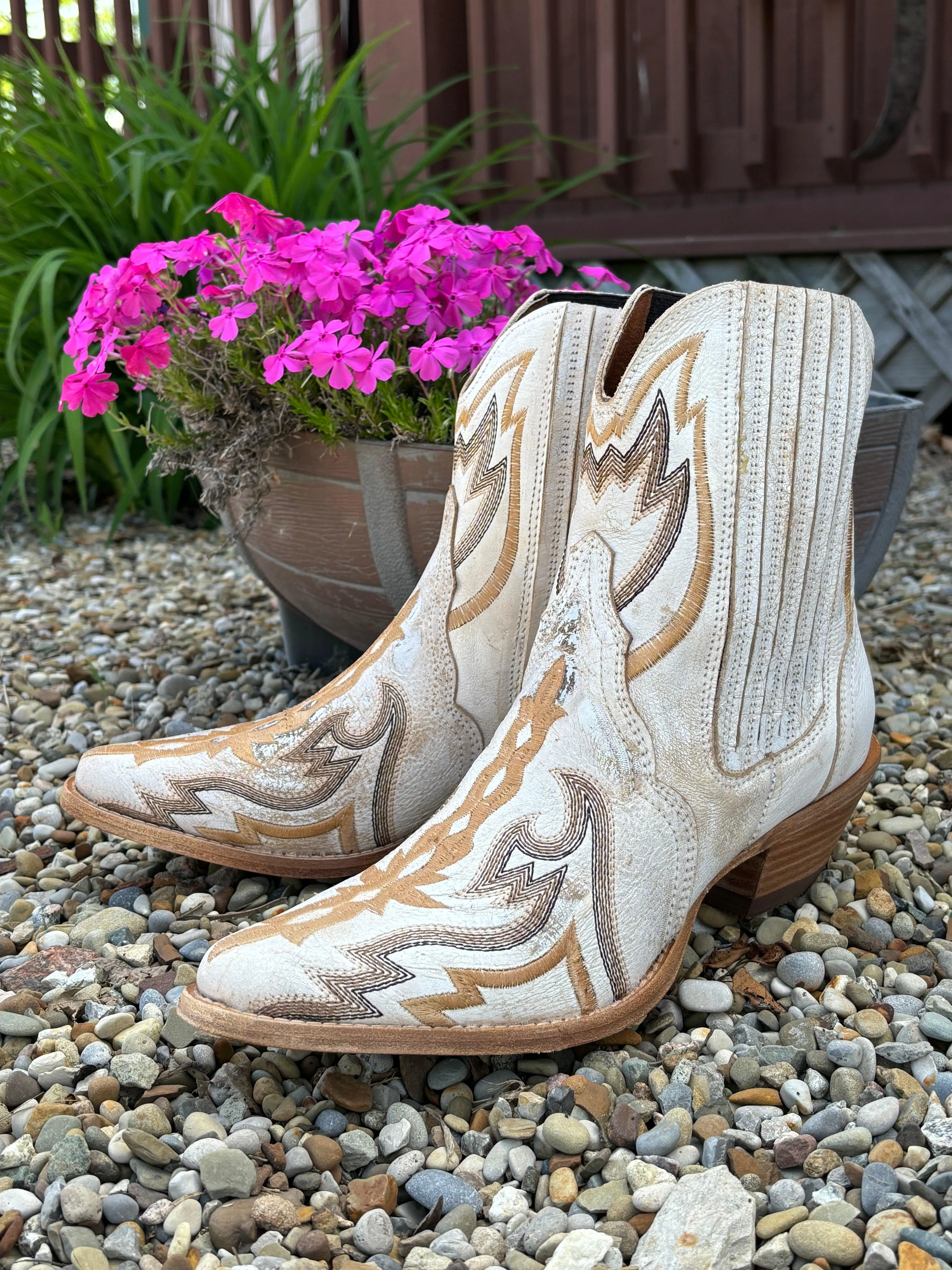 Reinforced toe Dan Post Women's Bone White Bristol Snip Toe Embroidered Ankle Boots DP5121