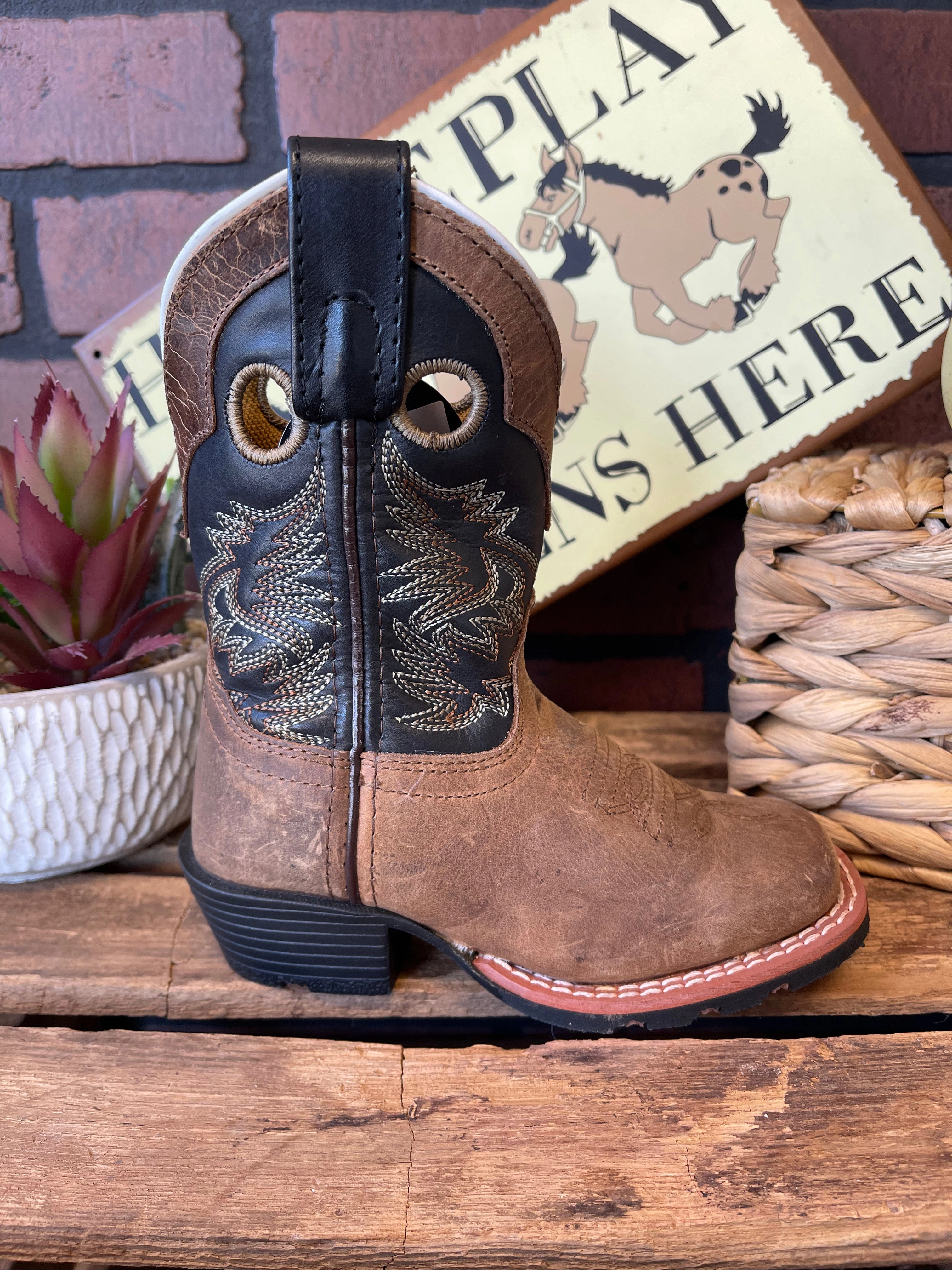 Timeless Quality Rugged Look Dan Post Children/Youth Aged Bark Brown Leather & Black Top Rascal Western Cowboy Boot DPC2940 DPC3940