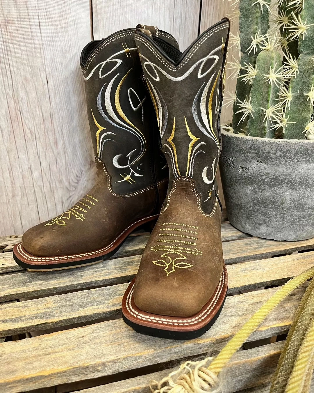 Dan Post Women's Desert Breeze Barnyard Acid Resistant Square Toe Cowgirl Boots DP6055 Deep Black