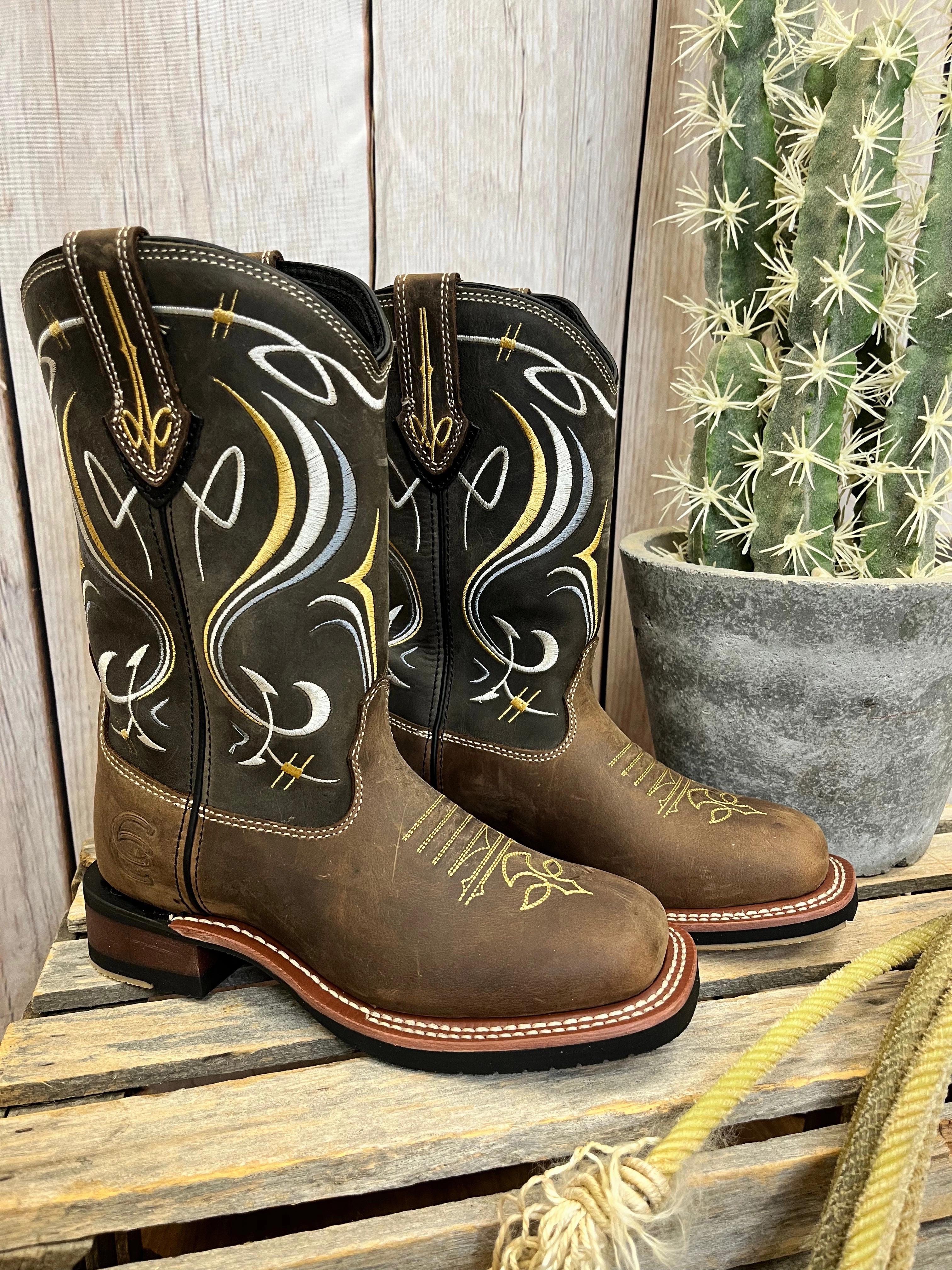 Dan Post Women's Desert Breeze Barnyard Acid Resistant Square Toe Cowgirl Boots DP6055 Crisp Edge Practical Build