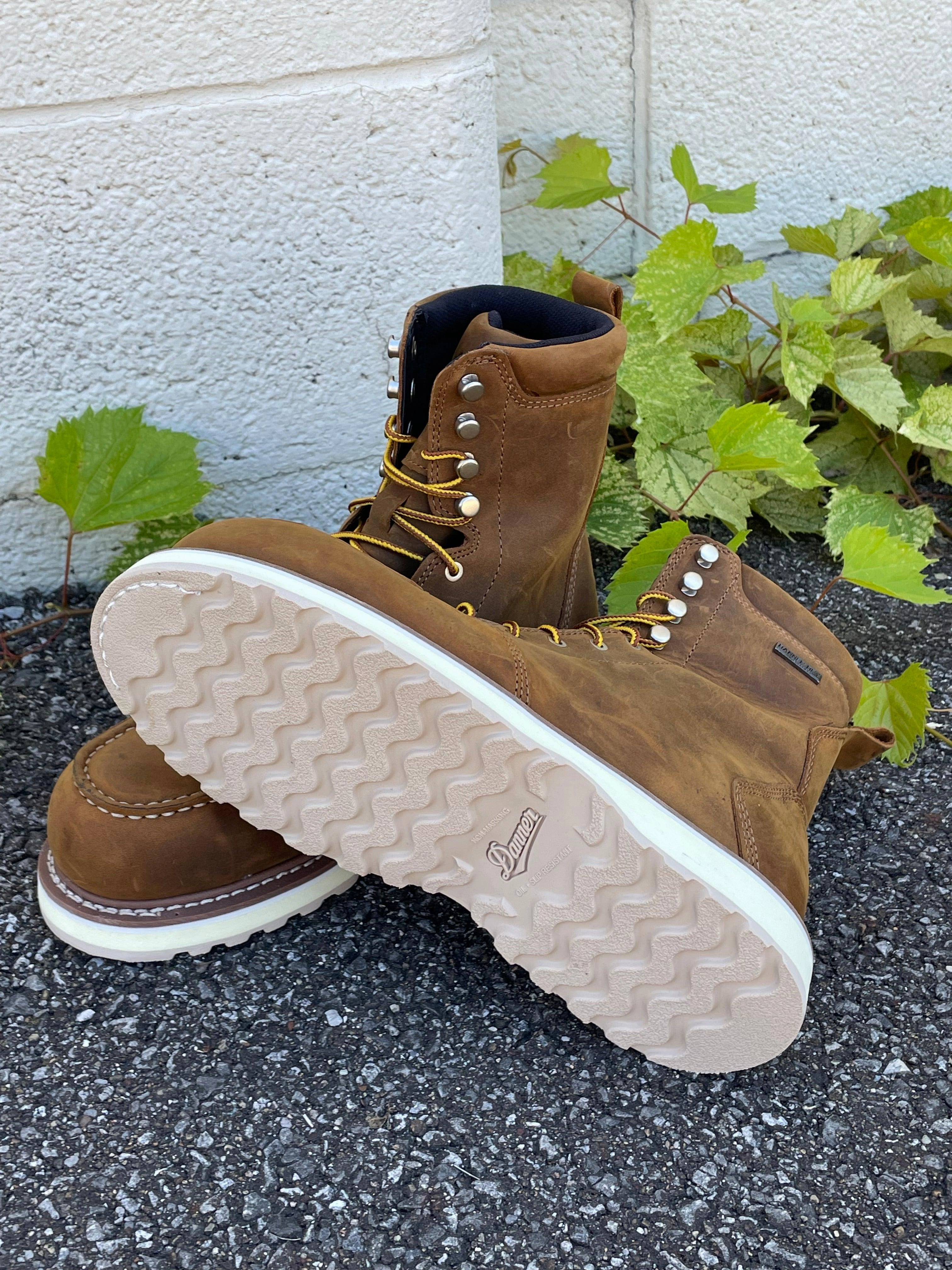 Daily Comfort Danner Men's Cedar River Brown 8" Waterproof Aluminum Moc Toe Work Boot 14303