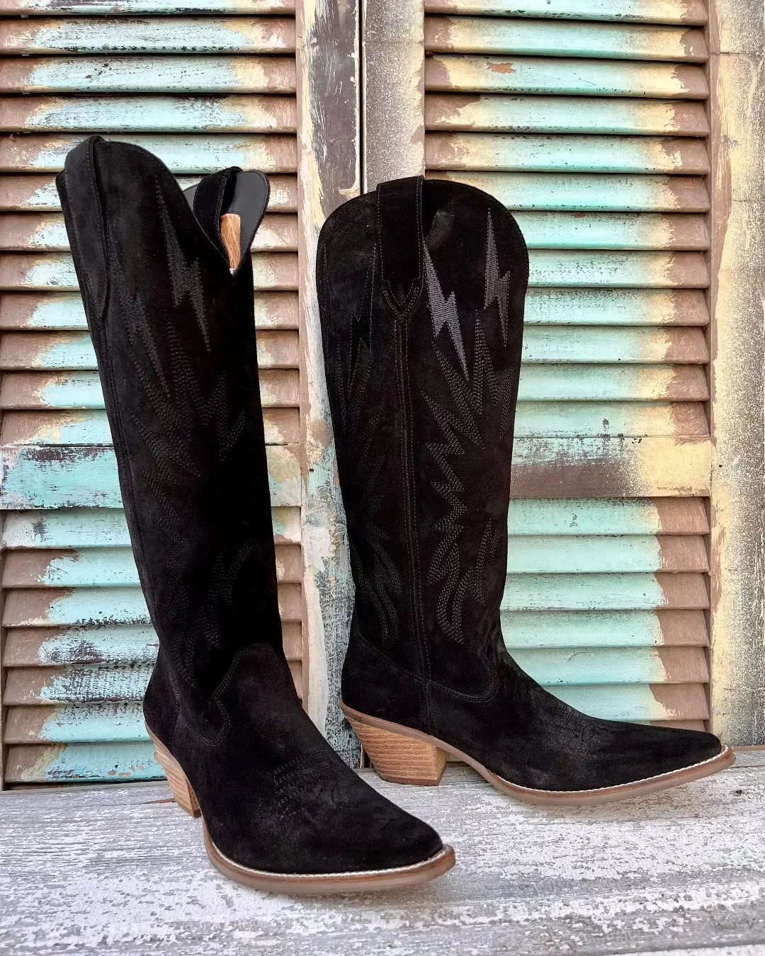 Tread Control Dingo Women's Black Thunder Road Snip Toe Cowgirl Boots DI597-BK