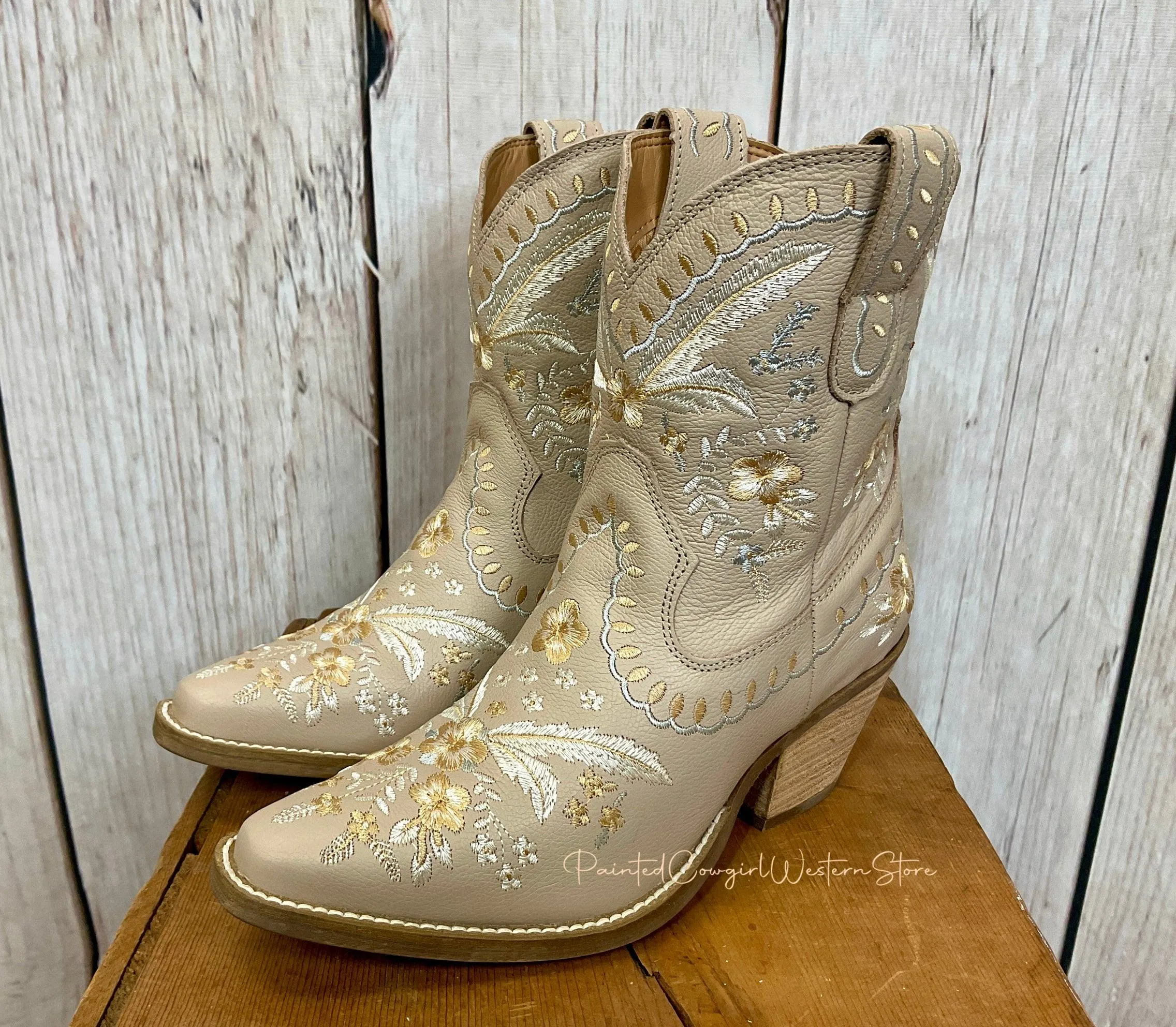 Outdoor Gear Dingo Women's Primrose Sand Cowgirl Ankle Booties DI748