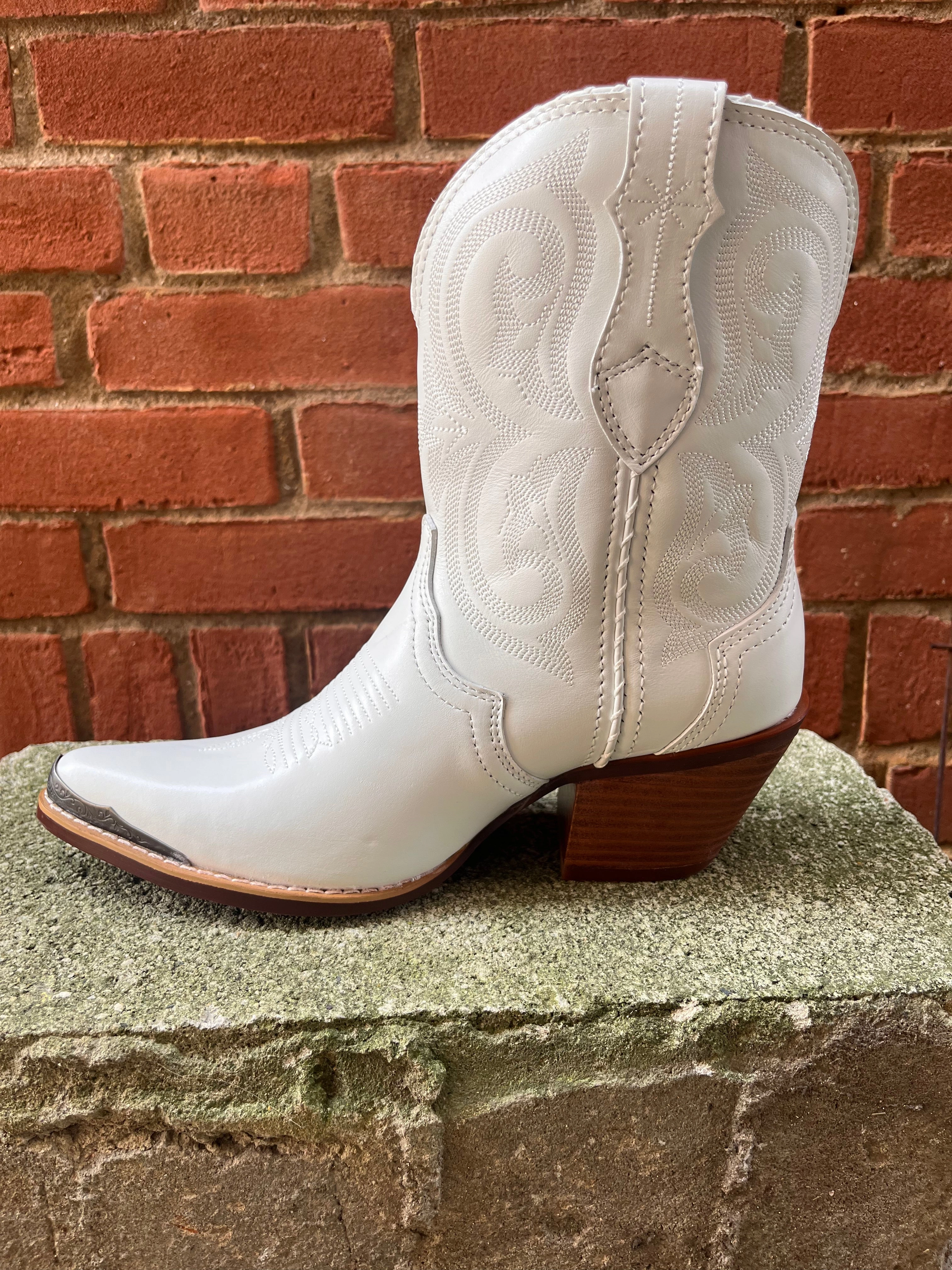 Durango Women's Crush White Leather Fashion Cowgirl Boots DRD0465 Ranch Mode