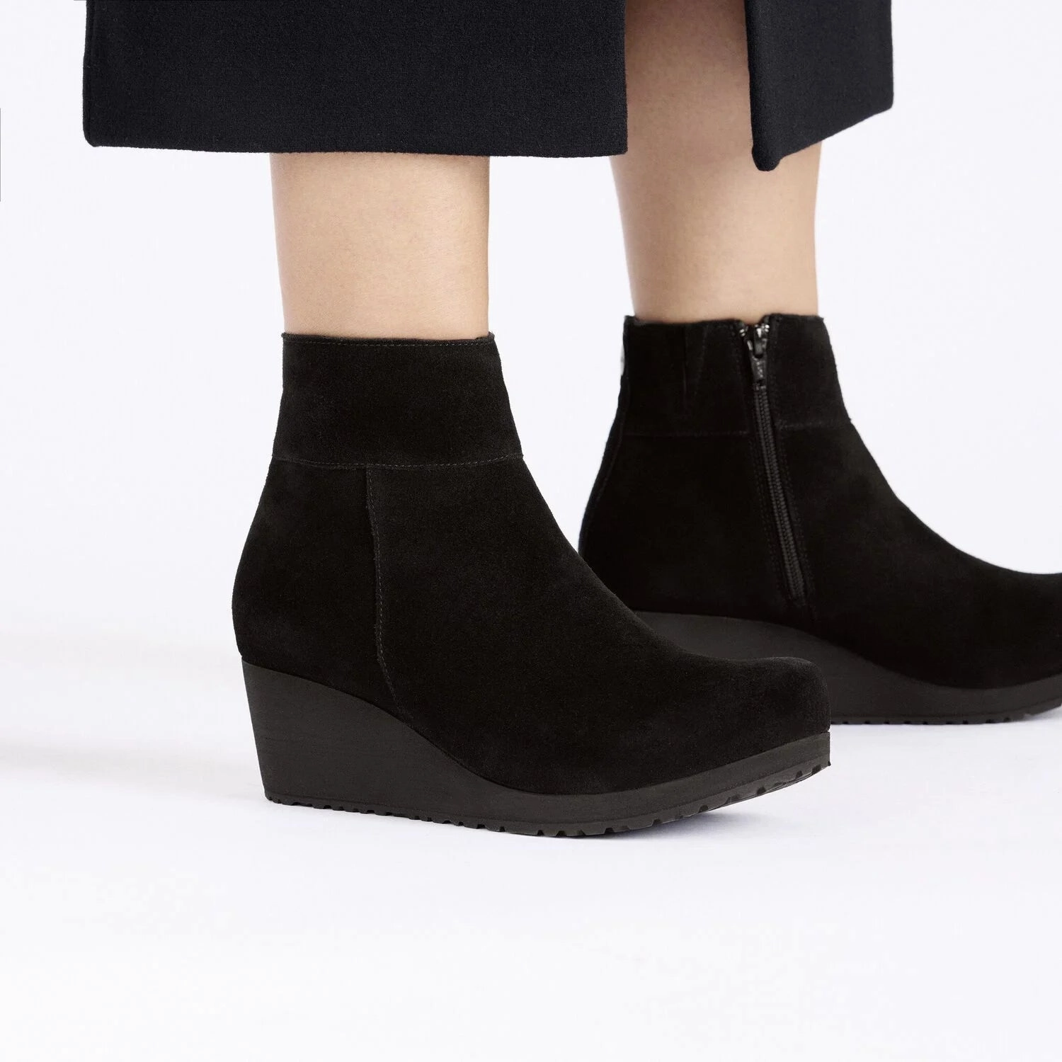 Ebba | Suede | Black Retro Mood