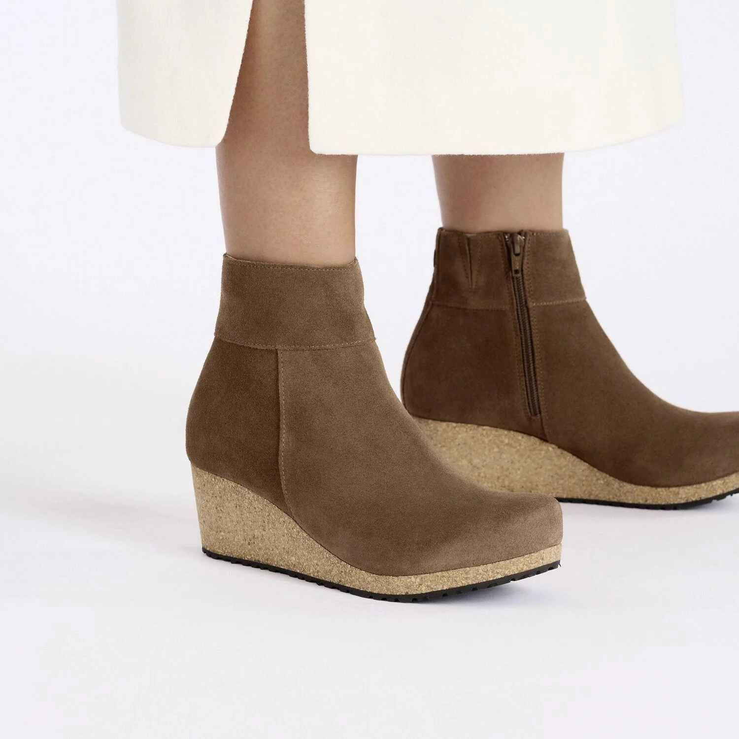 Ebba | Suede | Dark Tea Pearl Shine Sand Move