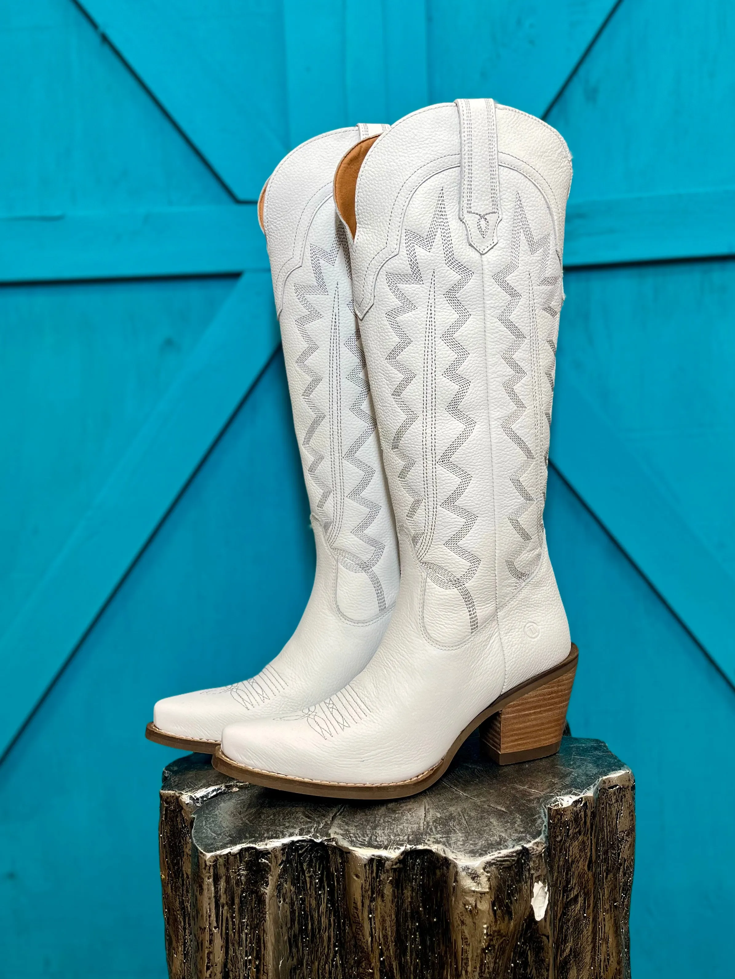 Dingo 1989 Women's High Cotton White Tall Cowgirl Boots DI936 heel cup Easy Fit
