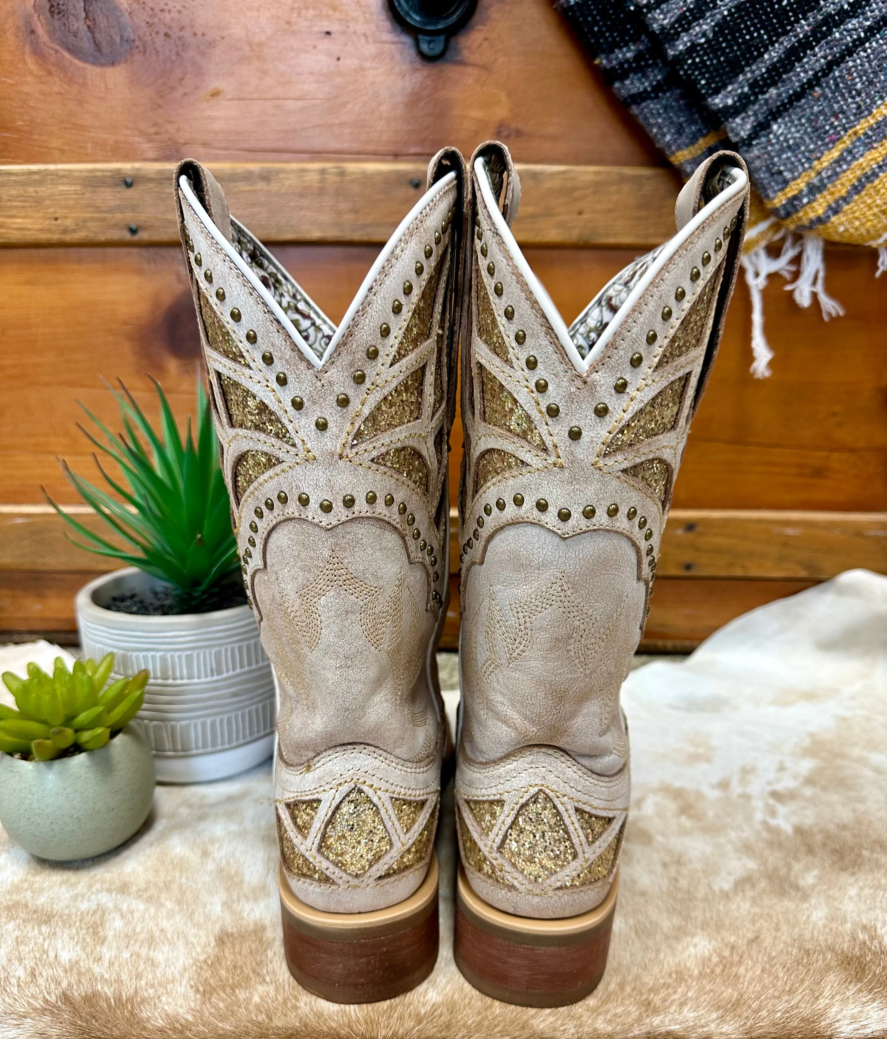 Flexible Upper Laredo Women's Bone White Eternity Gold Sparkle Underlay Square Toe Cowgirl Boots 5867