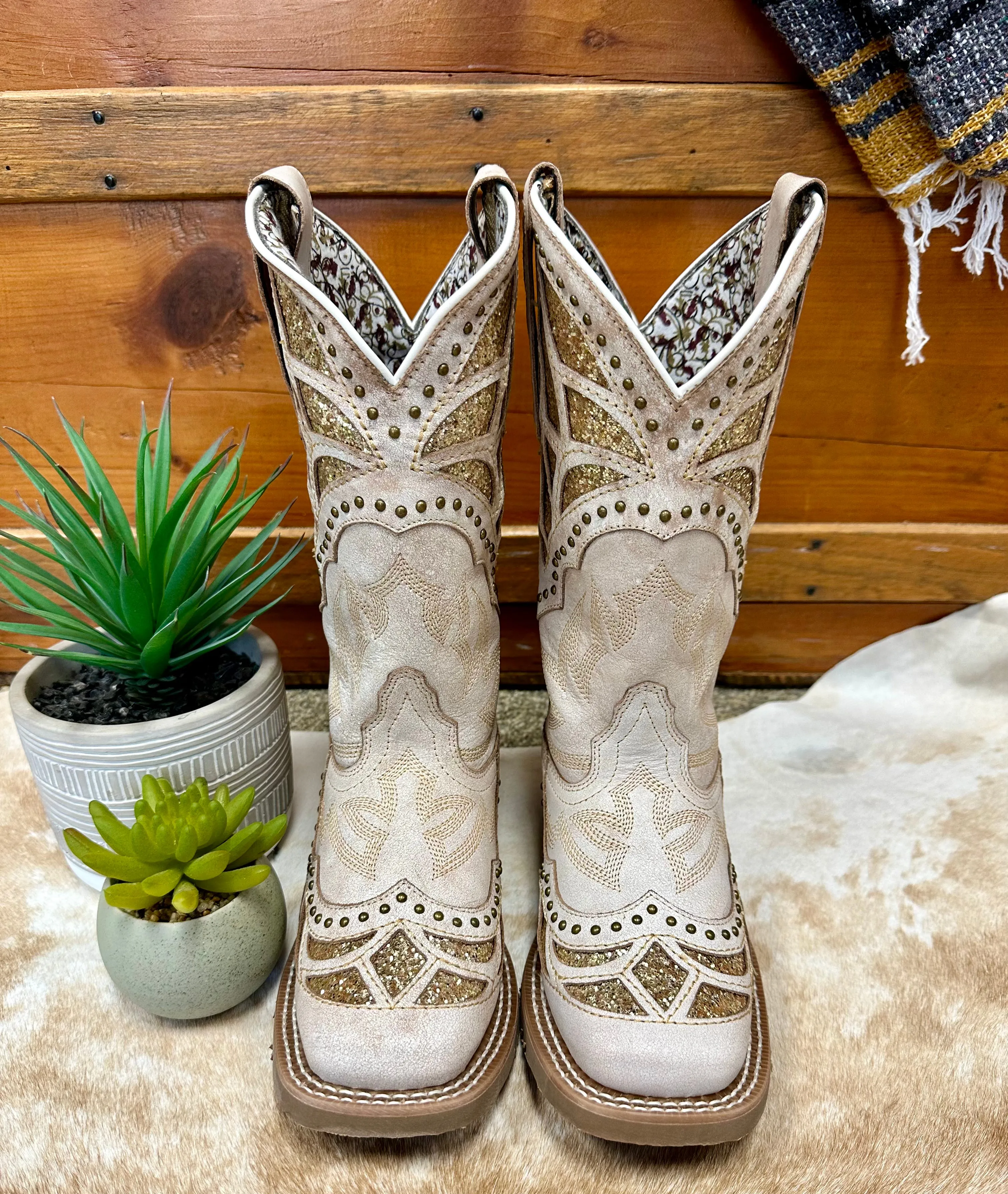 Laredo Women's Bone White Eternity Gold Sparkle Underlay Square Toe Cowgirl Boots 5867 Flexible Construction Dressy look
