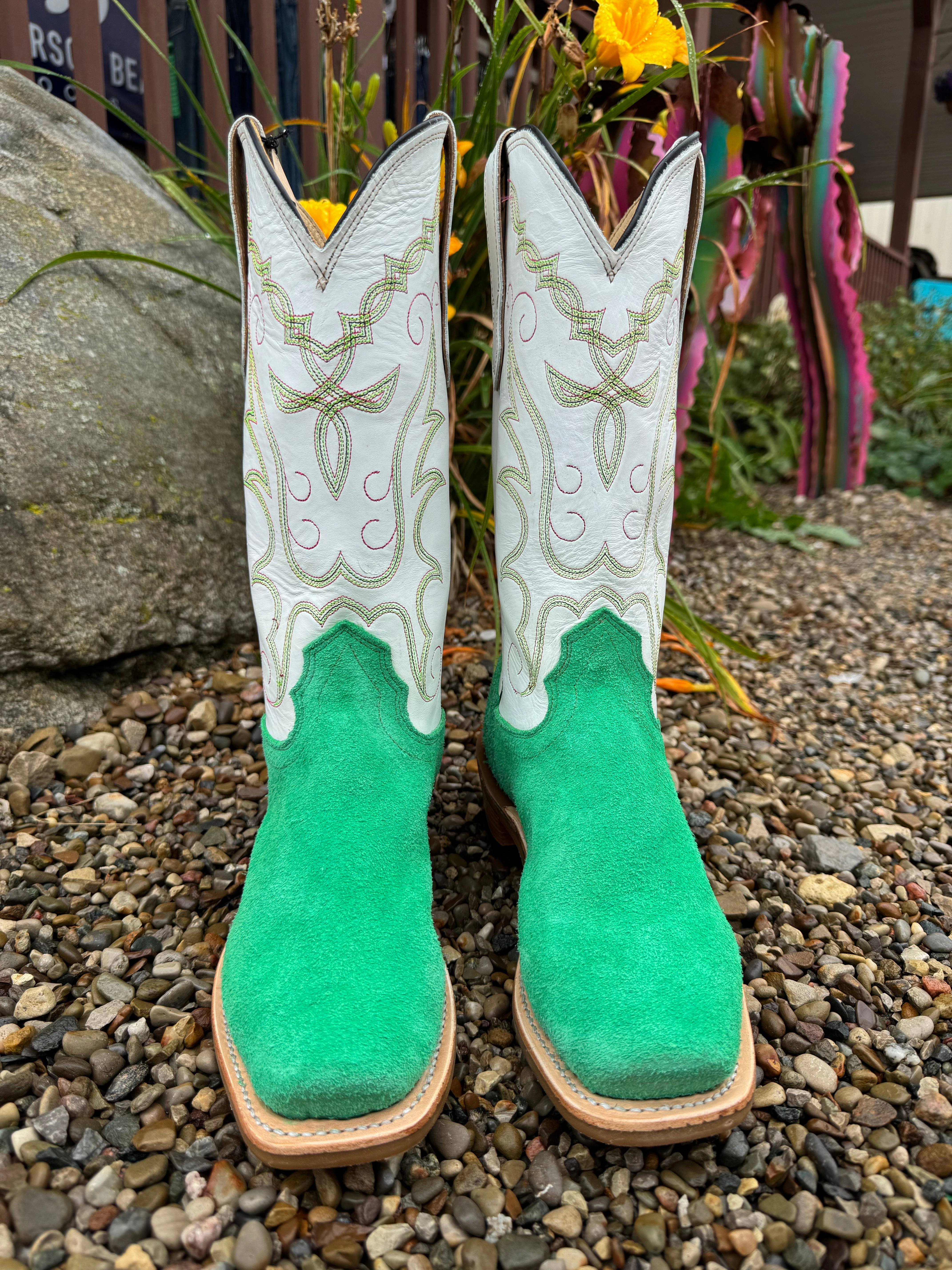 Protective Upper Fenoglio Italian Green Roughout Cowhide With White Top Cutter Toe Cowboy Boot FB00101689