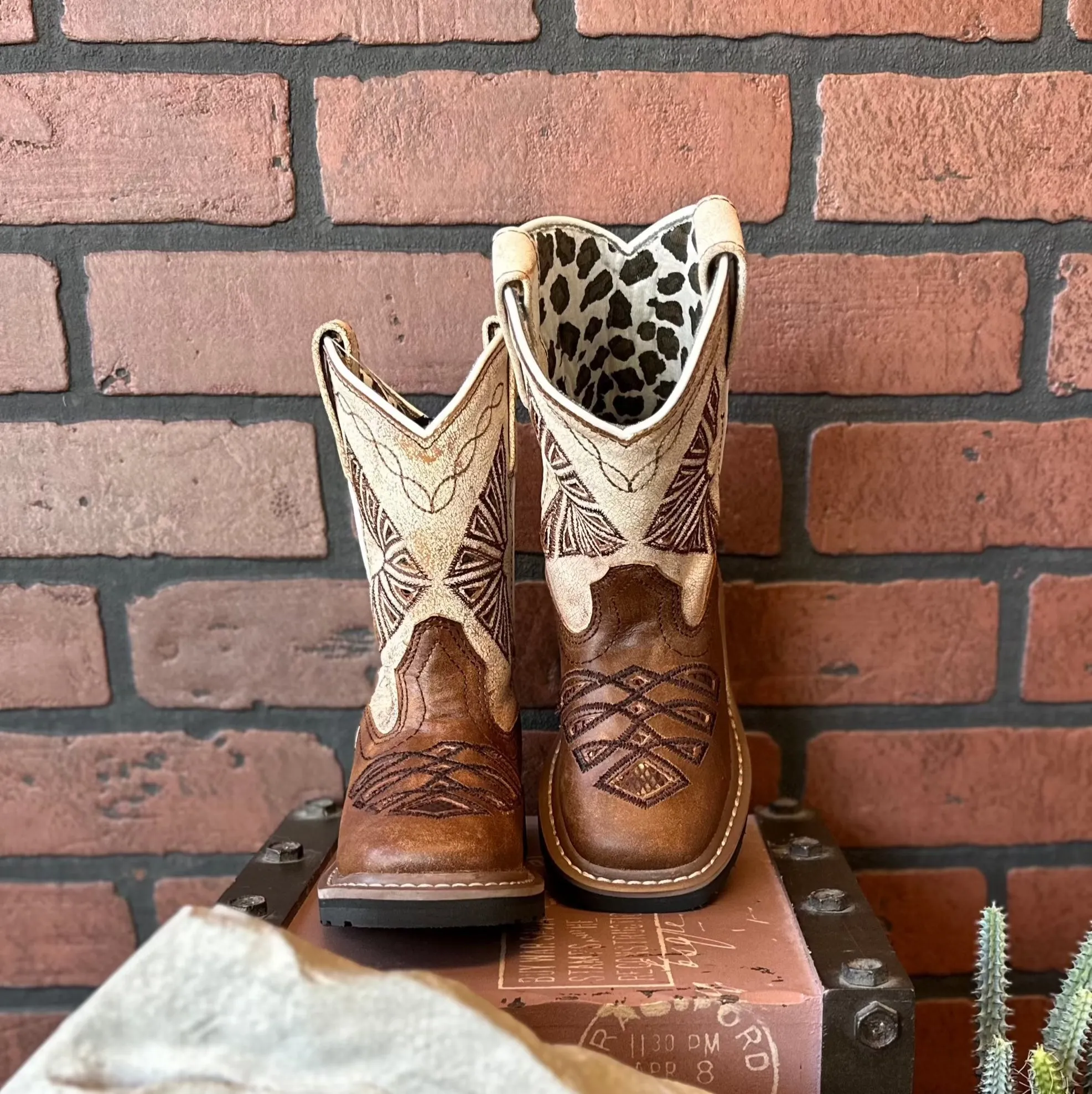 Secure fit Off Duty Dan Post Children/Youth Brown Leather & Cream Top Lil' Kite Square Toe Western Cowgirl Boot DPC2953 DPC3953