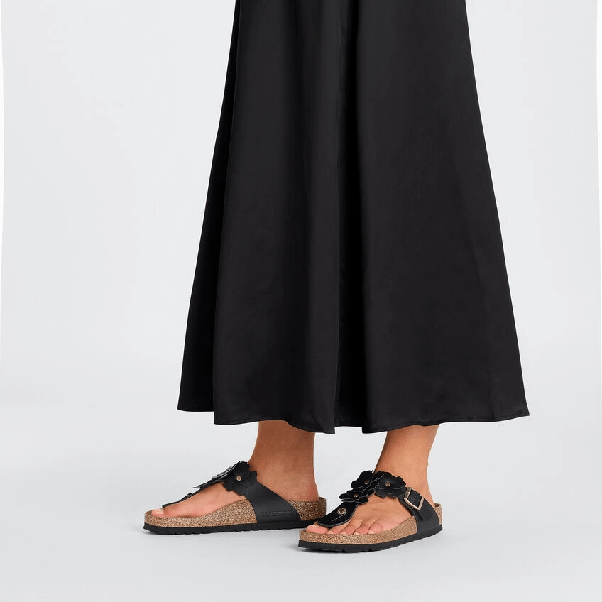 Gizeh Flower | Leather | Black Platform Sole Outfit Friendly