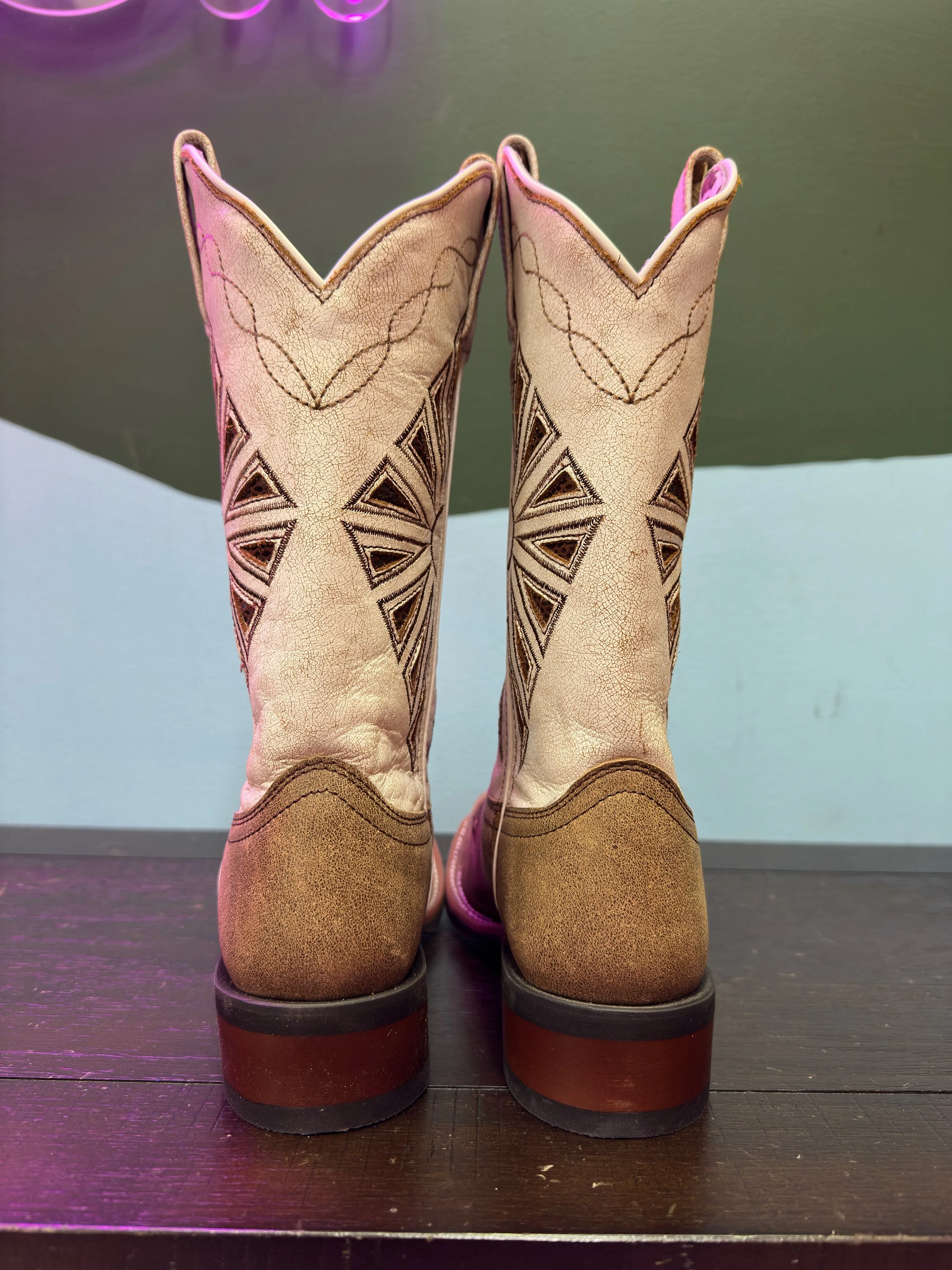 Laredo Women's Kite Days Distressed Brown & Bone White Embroidered Square Toe Cowgirl Boots 5821 Fashion Comfort