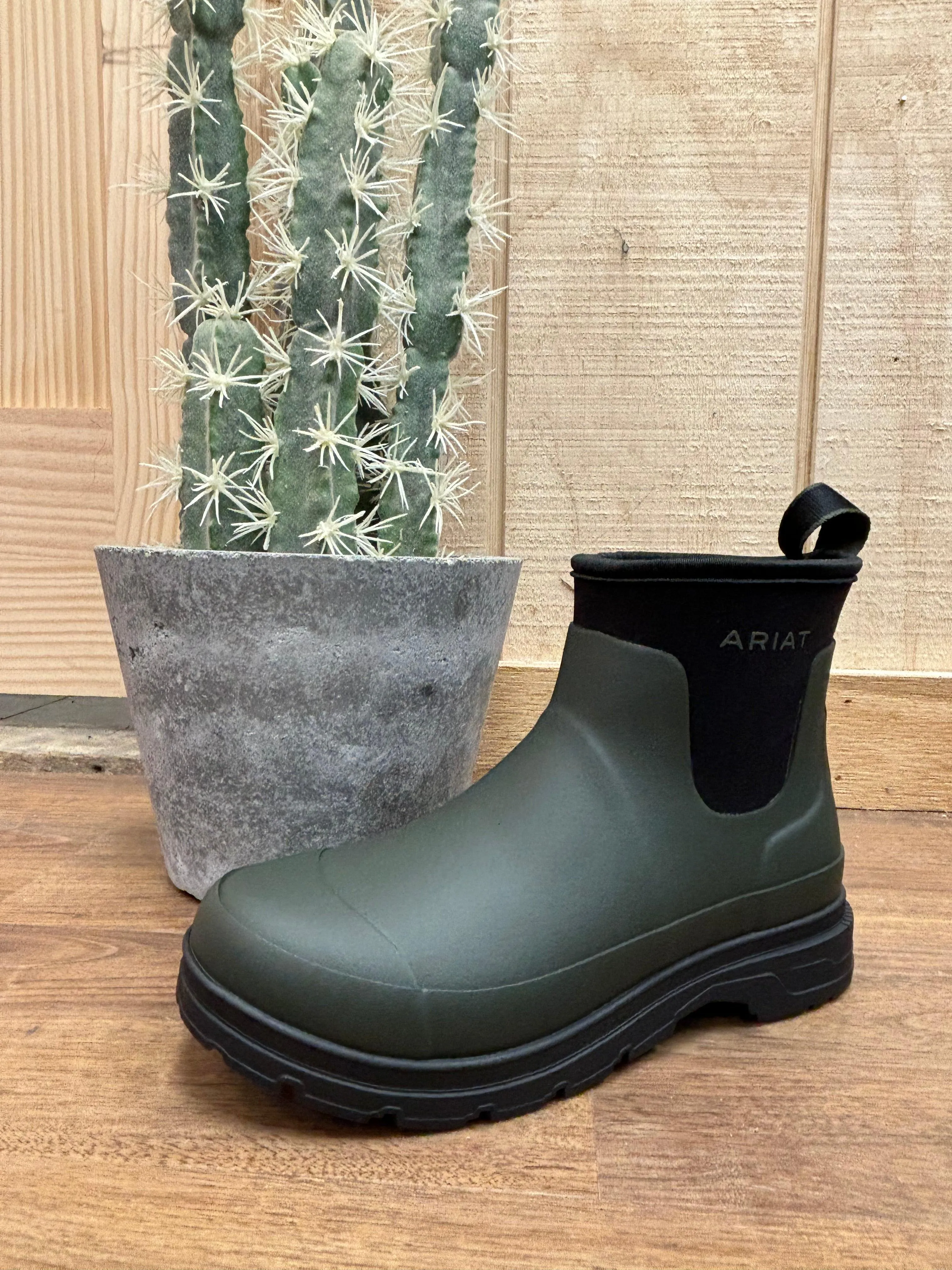 Ariat Women's Dark Olive Green Kelmarsh Shortie Rubber Boots 10047066 Resilient Construction Power Protection