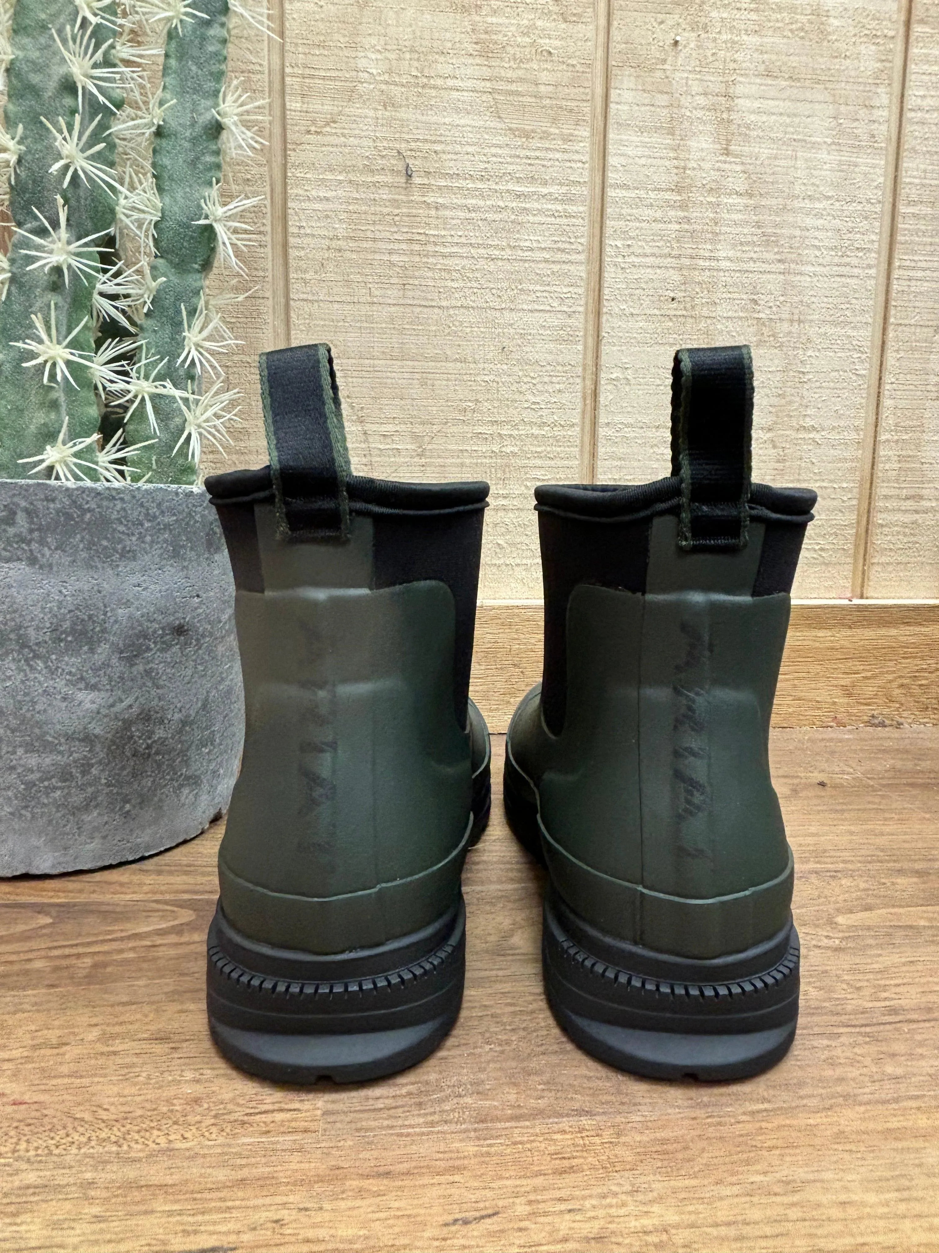 Traction Grip Shoes Ariat Women's Dark Olive Green Kelmarsh Shortie Rubber Boots 10047066