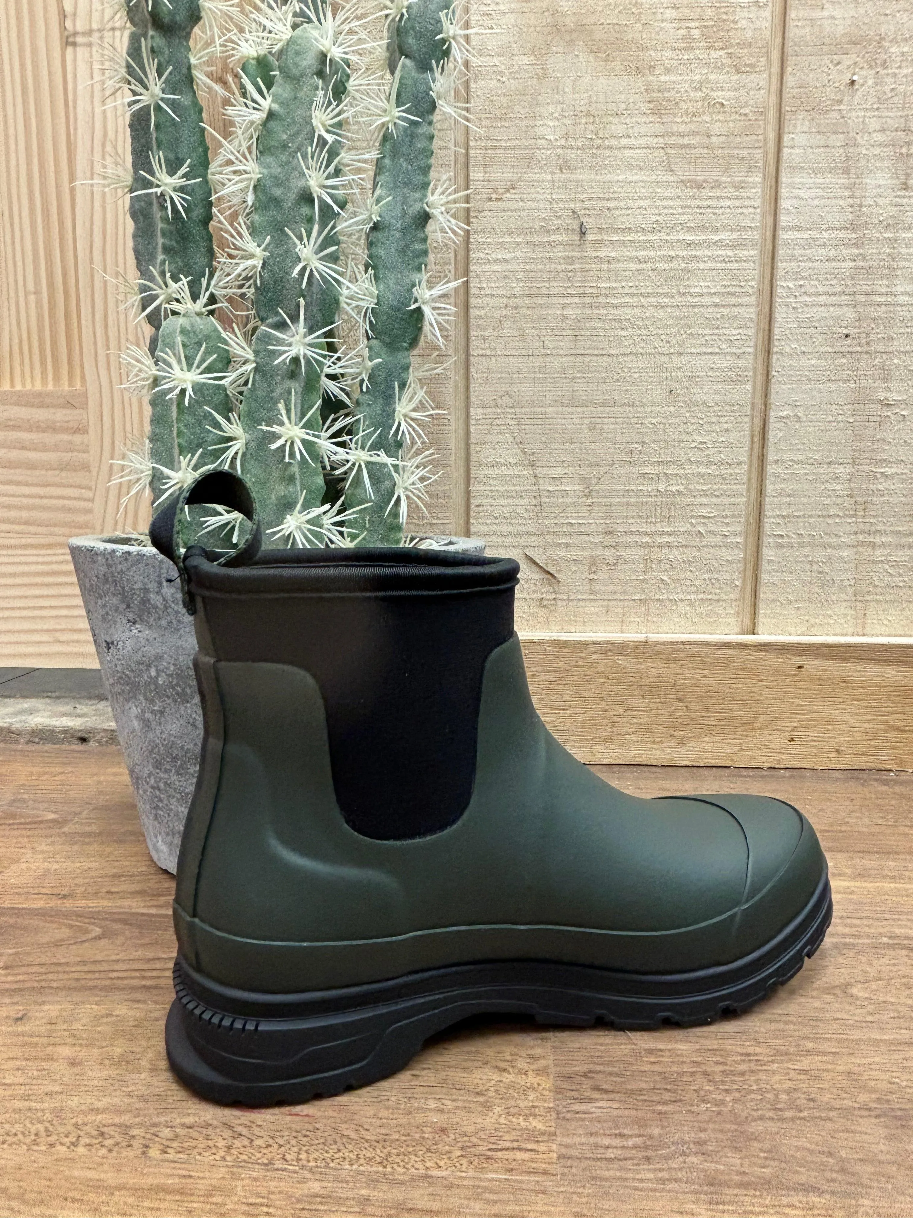 Ariat Women's Dark Olive Green Kelmarsh Shortie Rubber Boots 10047066 Comfort Cushioning All Terrain Foot Support