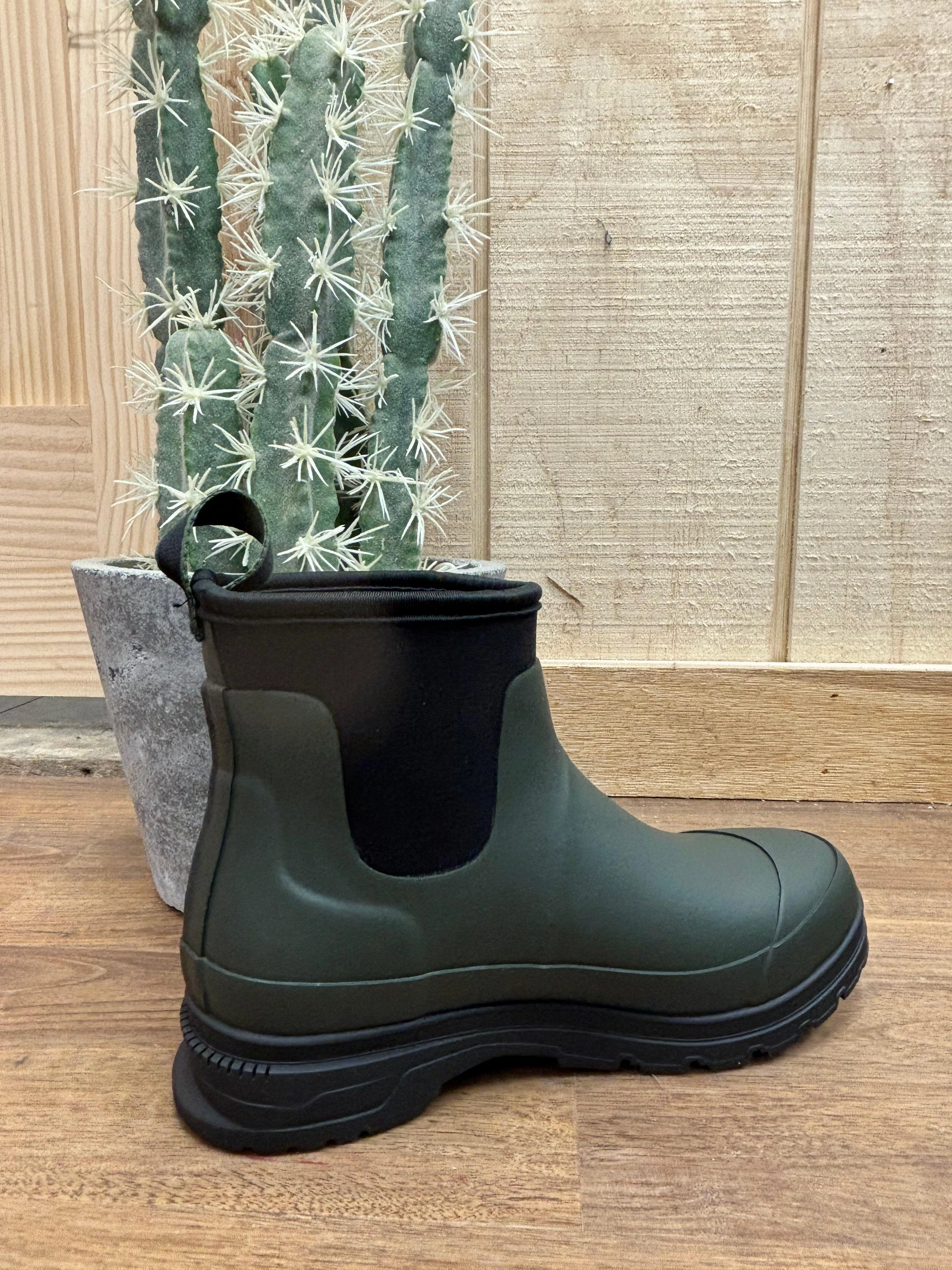 Ariat Women's Dark Olive Green Kelmarsh Shortie Rubber Boots 10047066 Comfort Cushioning All Terrain Foot Support