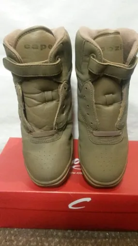 Hannah -- PU Hi-Top Split-Sole Dancesneaker -- Tan Outfit Key