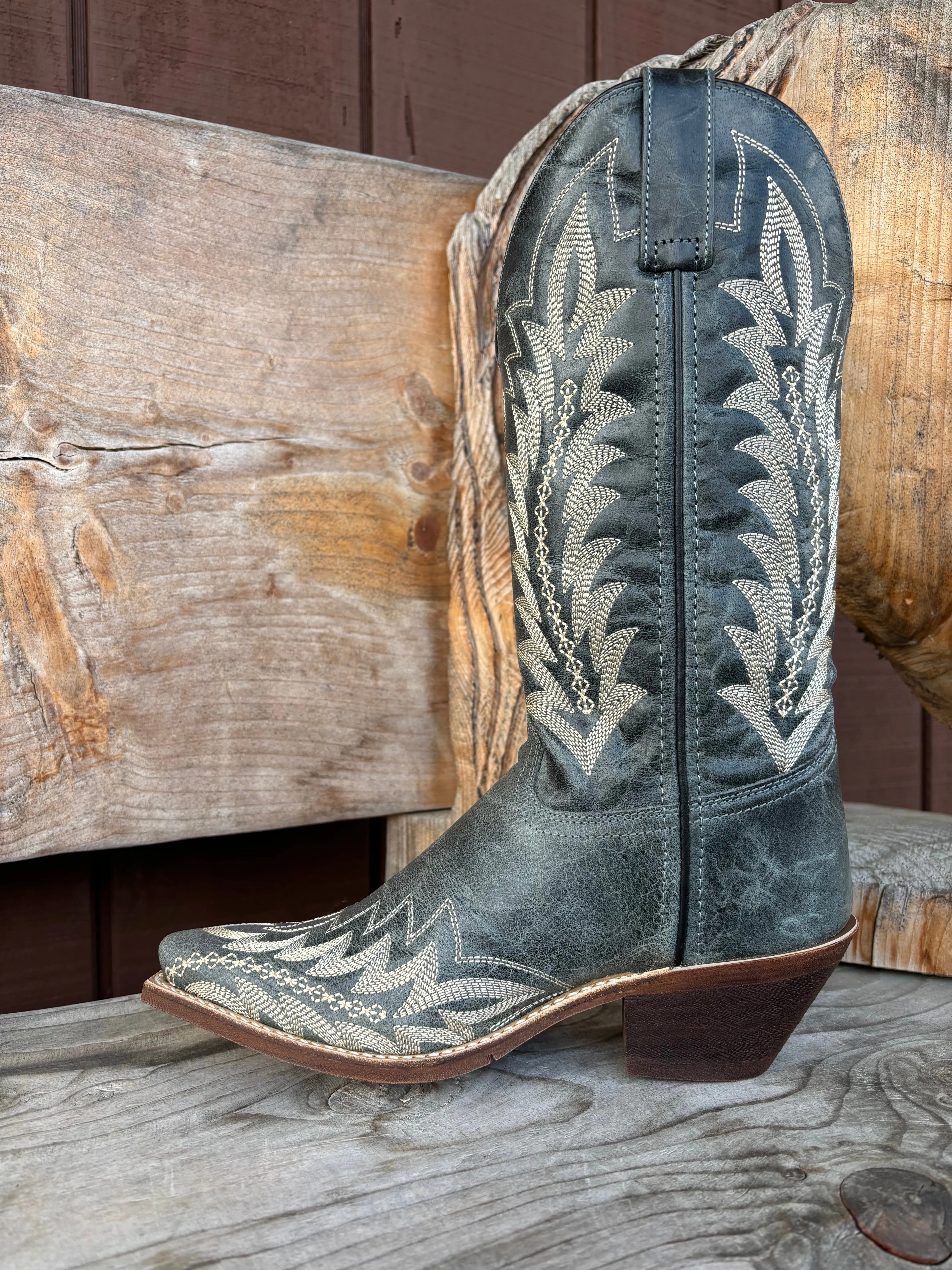 Laredo Women's Emmylee Blue Embroidered Snip Toe Cowgirl Boots 52207 Urban Hiker Multi-Purpose Comfort