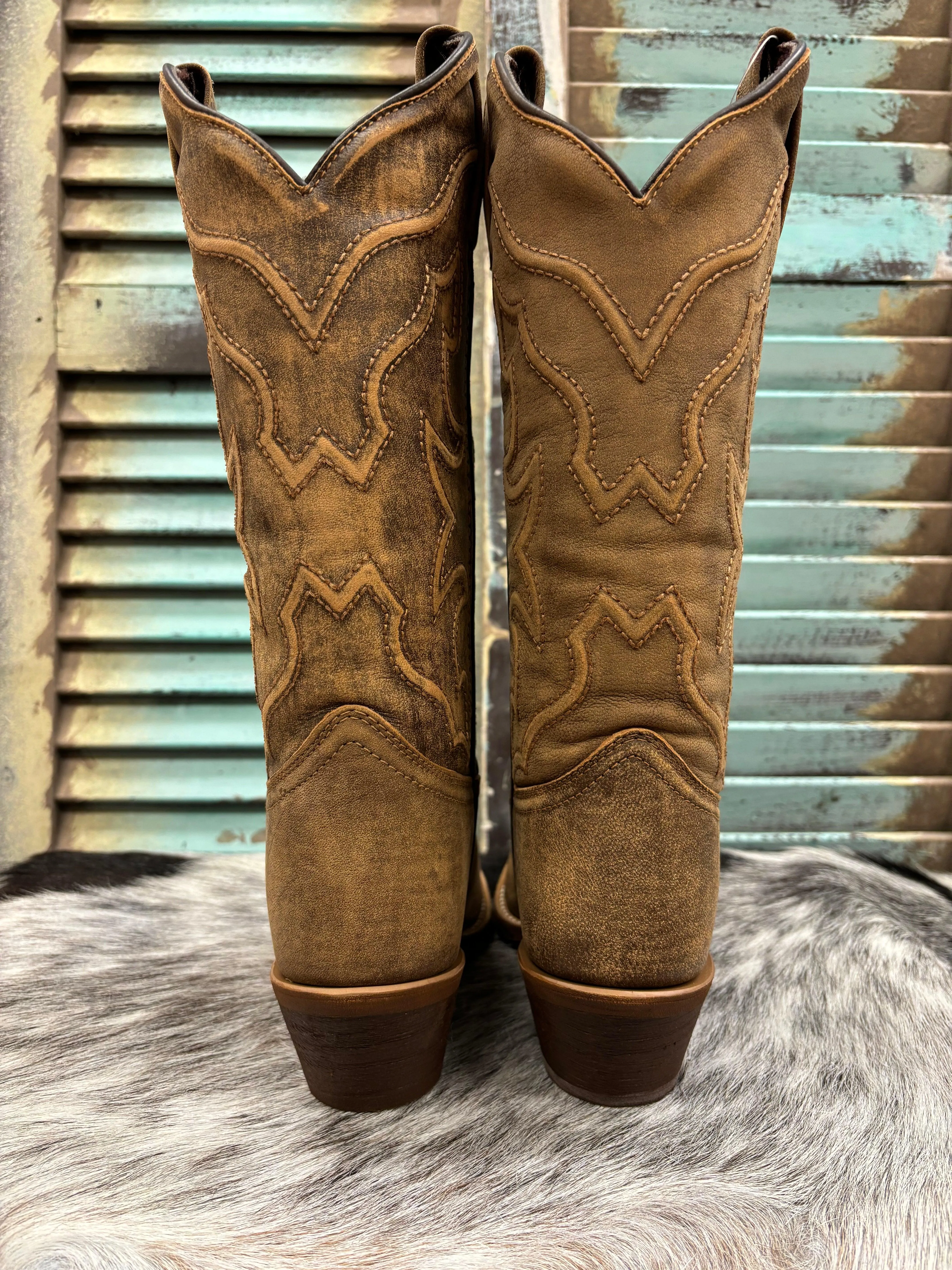 Concert Look Laredo Women's Reva Honey Sanded Distressed Leather Snip Toe Cowgirl Boots 54267
