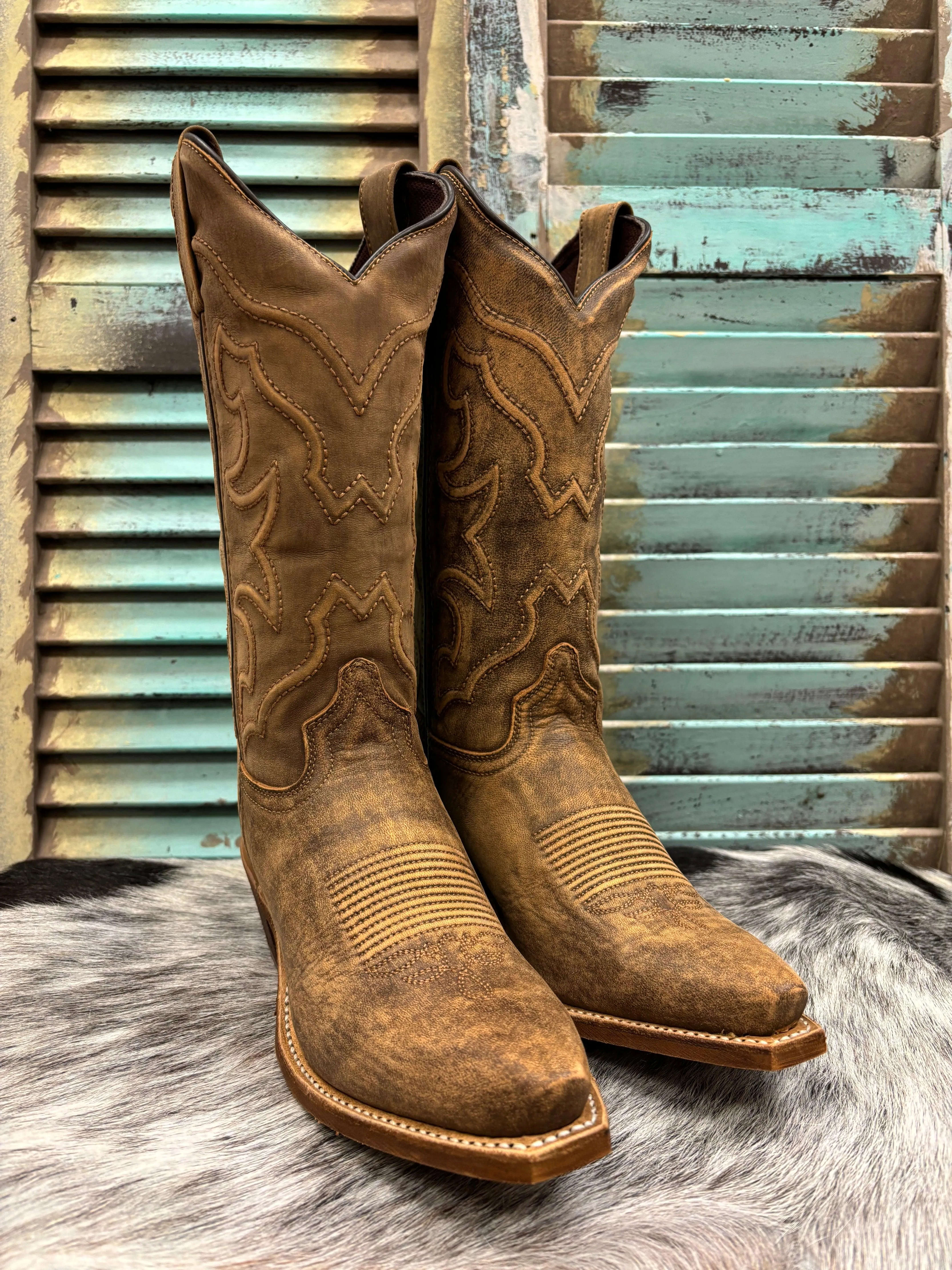 Wedding Reception Laredo Women's Reva Honey Sanded Distressed Leather Snip Toe Cowgirl Boots 54267