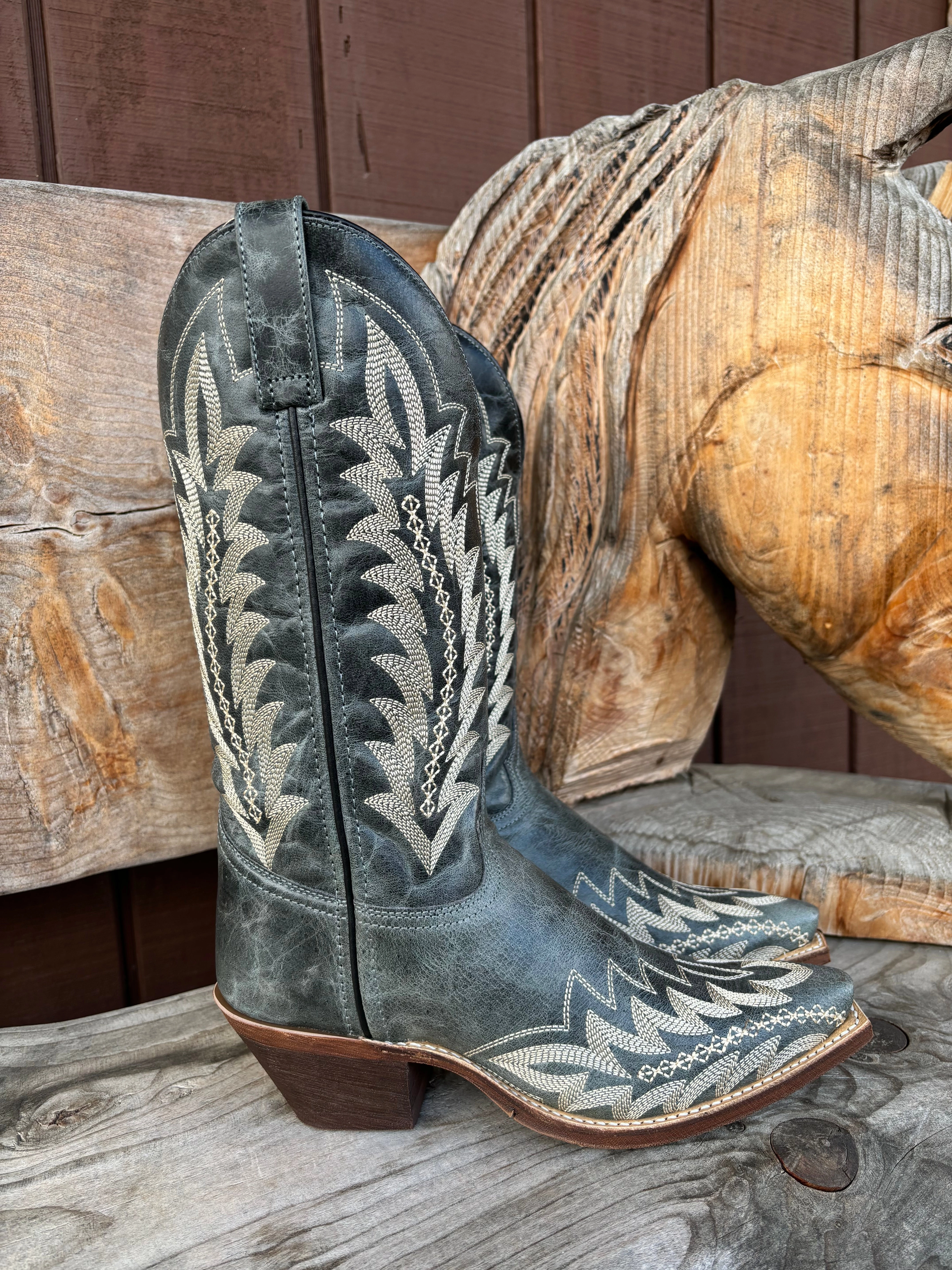 Laredo Women's Emmylee Blue Embroidered Snip Toe Cowgirl Boots 52207 Subtle Lines