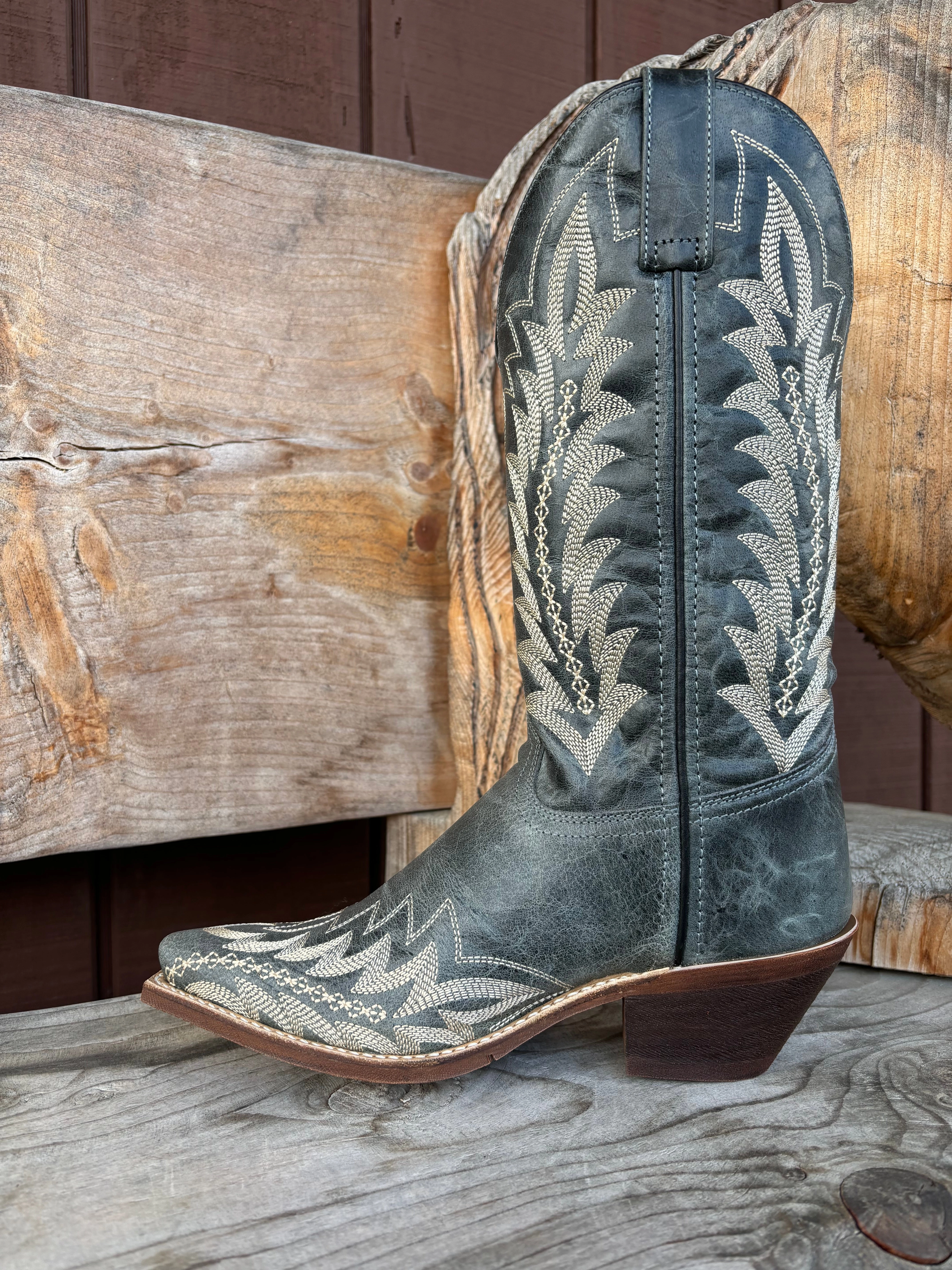 Laredo Women's Emmylee Blue Embroidered Snip Toe Cowgirl Boots 52207 Urban Hiker Multi-Purpose Comfort