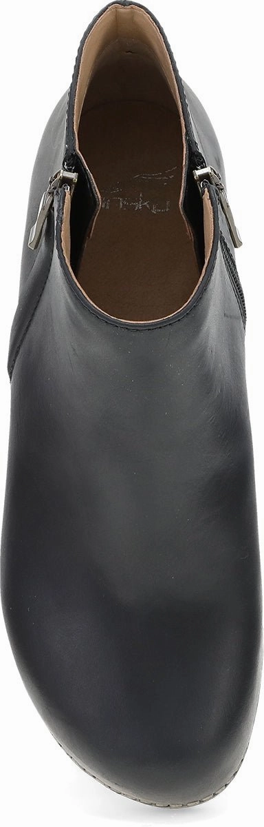 Lizanne | Oiled Pull Up | Black Season Ease