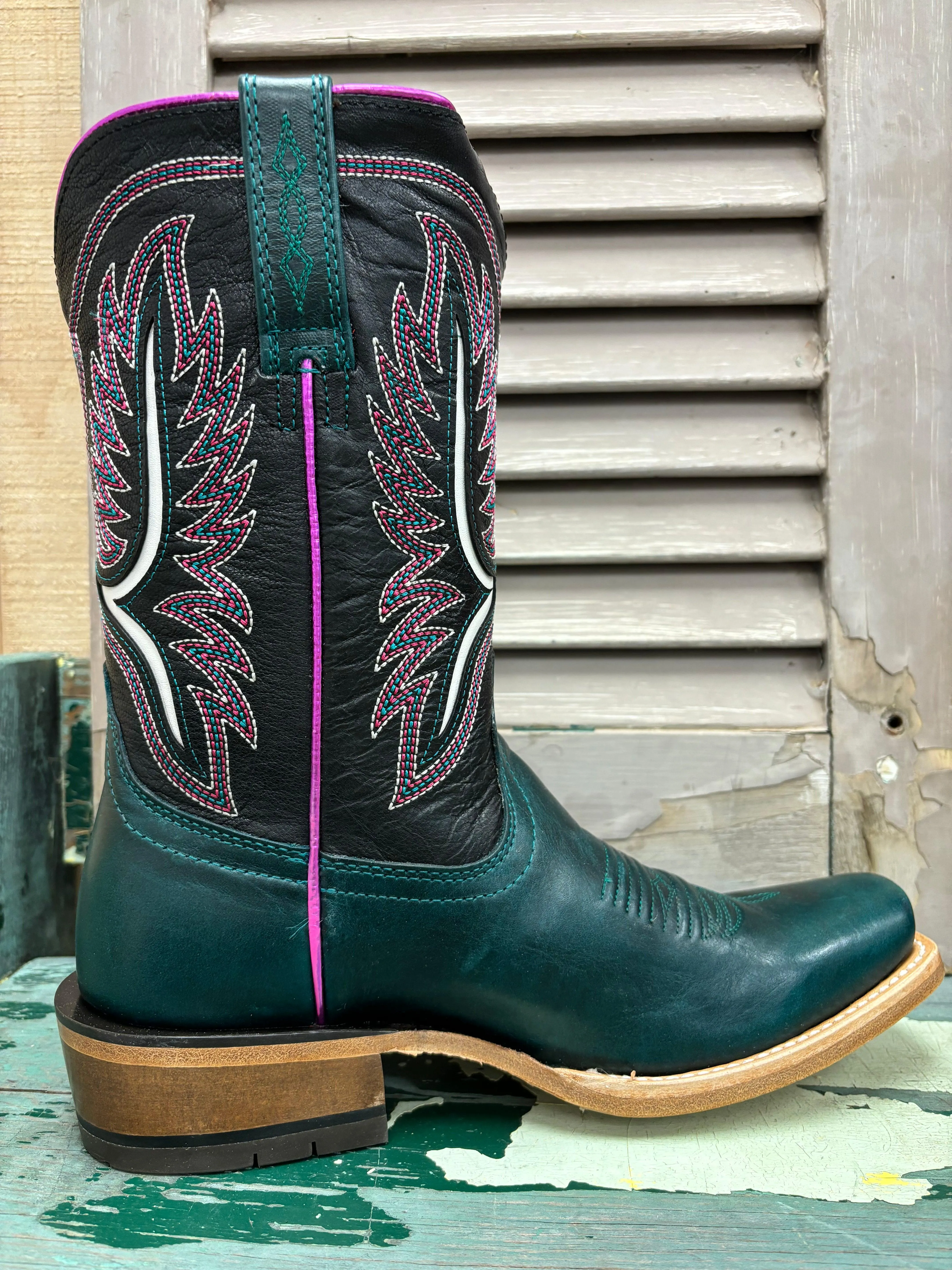 Gym workout Ariat Women's Futurity Colt Ancient Turquoise & Luxe Black Western Cowgirl Boots 10051019