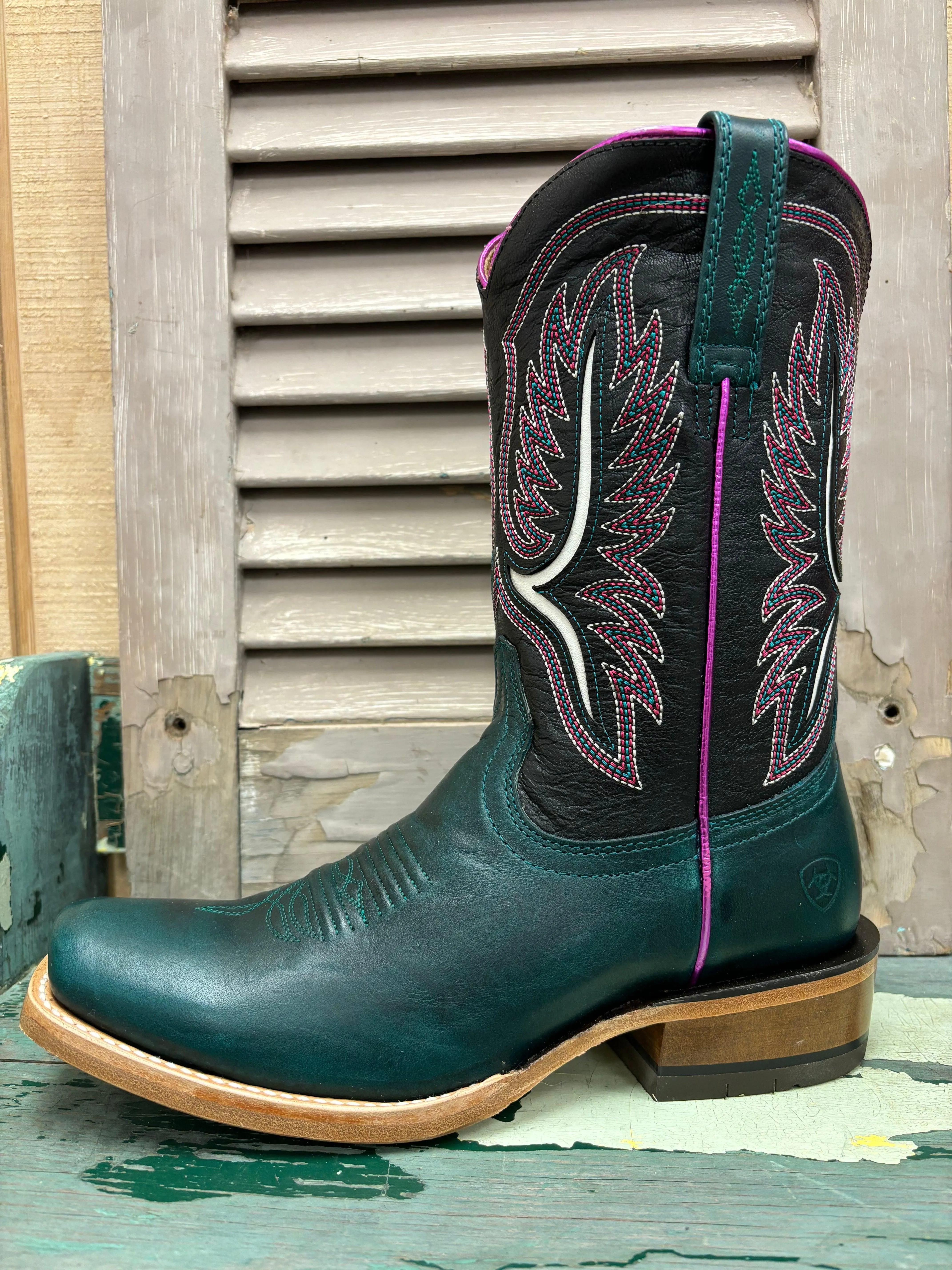 Travel Essential Ariat Women's Futurity Colt Ancient Turquoise & Luxe Black Western Cowgirl Boots 10051019