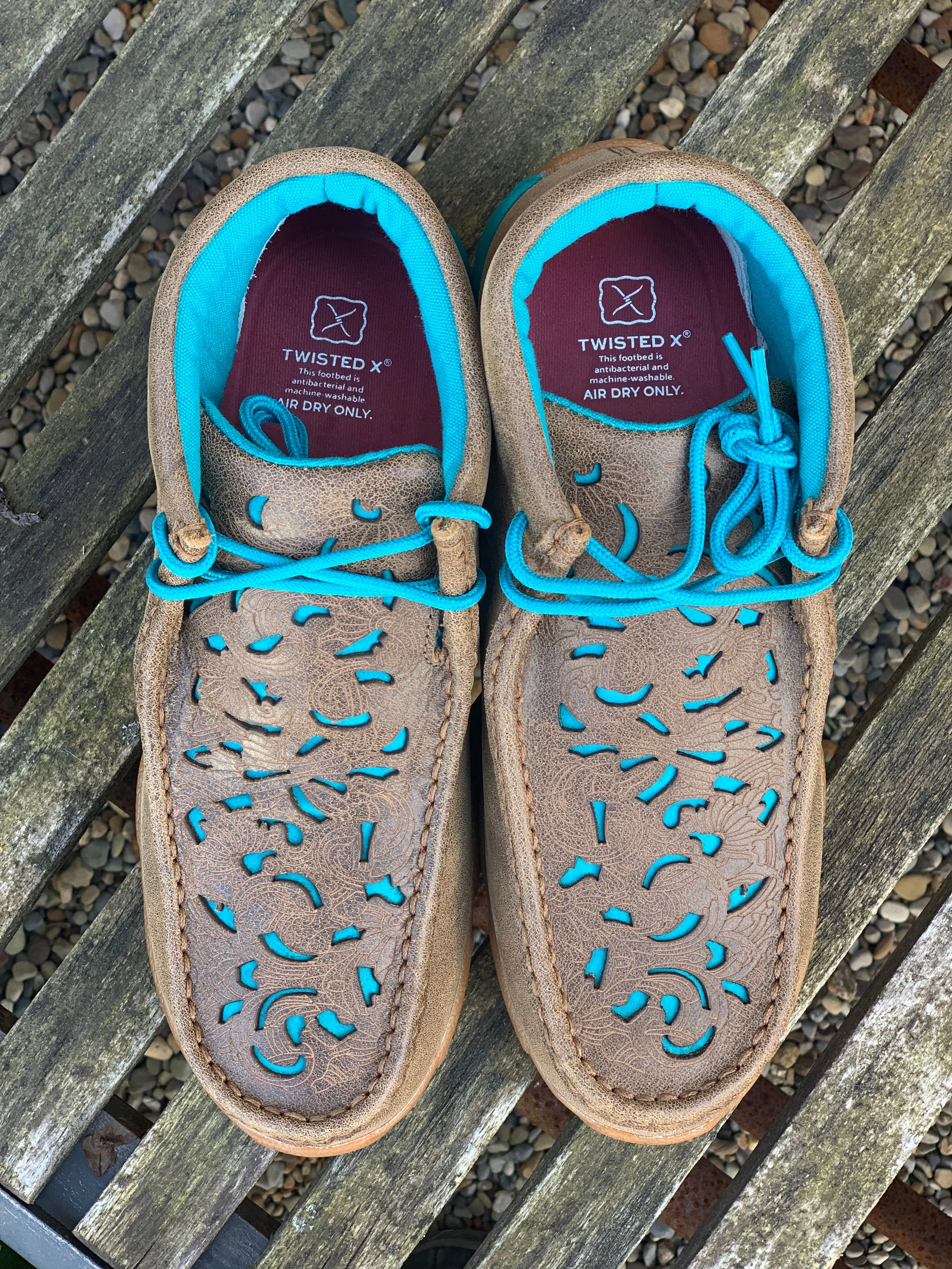 Twisted X Women's Bomber Leather with Turquoise Inlay Chukka Driving Mocs WDM0126 Padded Tongue