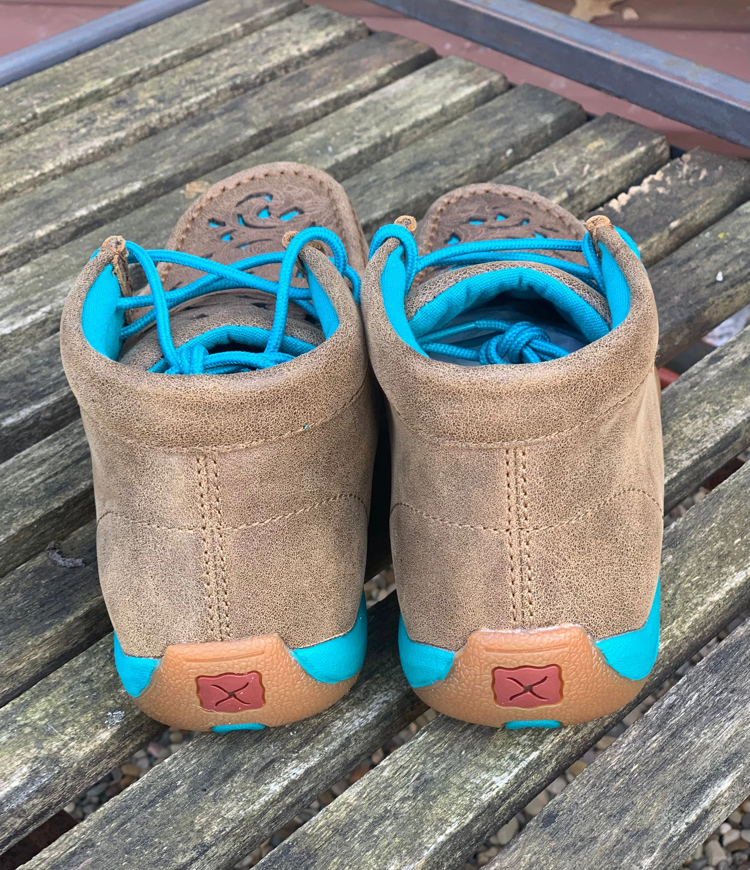 Twisted X Women's Bomber Leather with Turquoise Inlay Chukka Driving Mocs WDM0126 TPU Stability Bright tone
