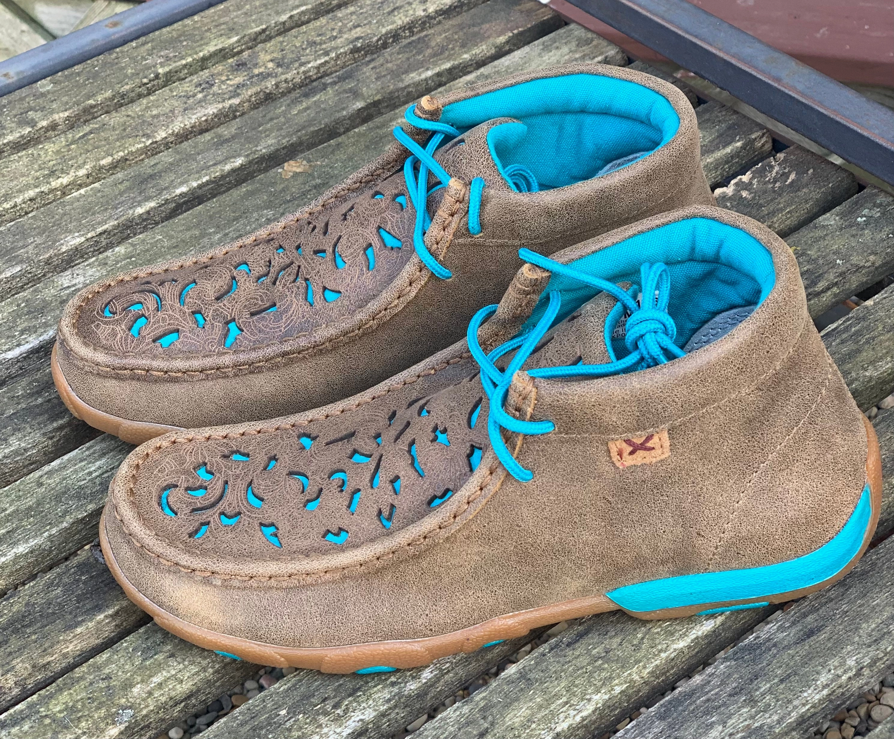 Twisted X Women's Bomber Leather with Turquoise Inlay Chukka Driving Mocs WDM0126 Plain Finish Tide Hike
