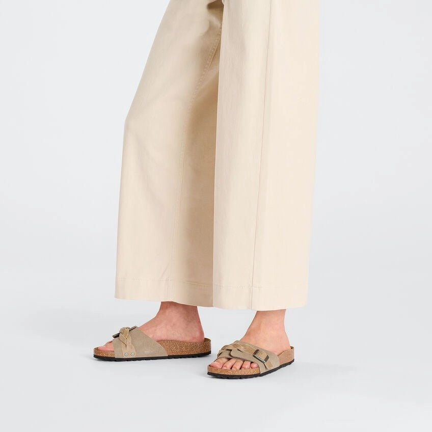 Stride Easy Chic Cool Oita Braid | Suede | Taupe