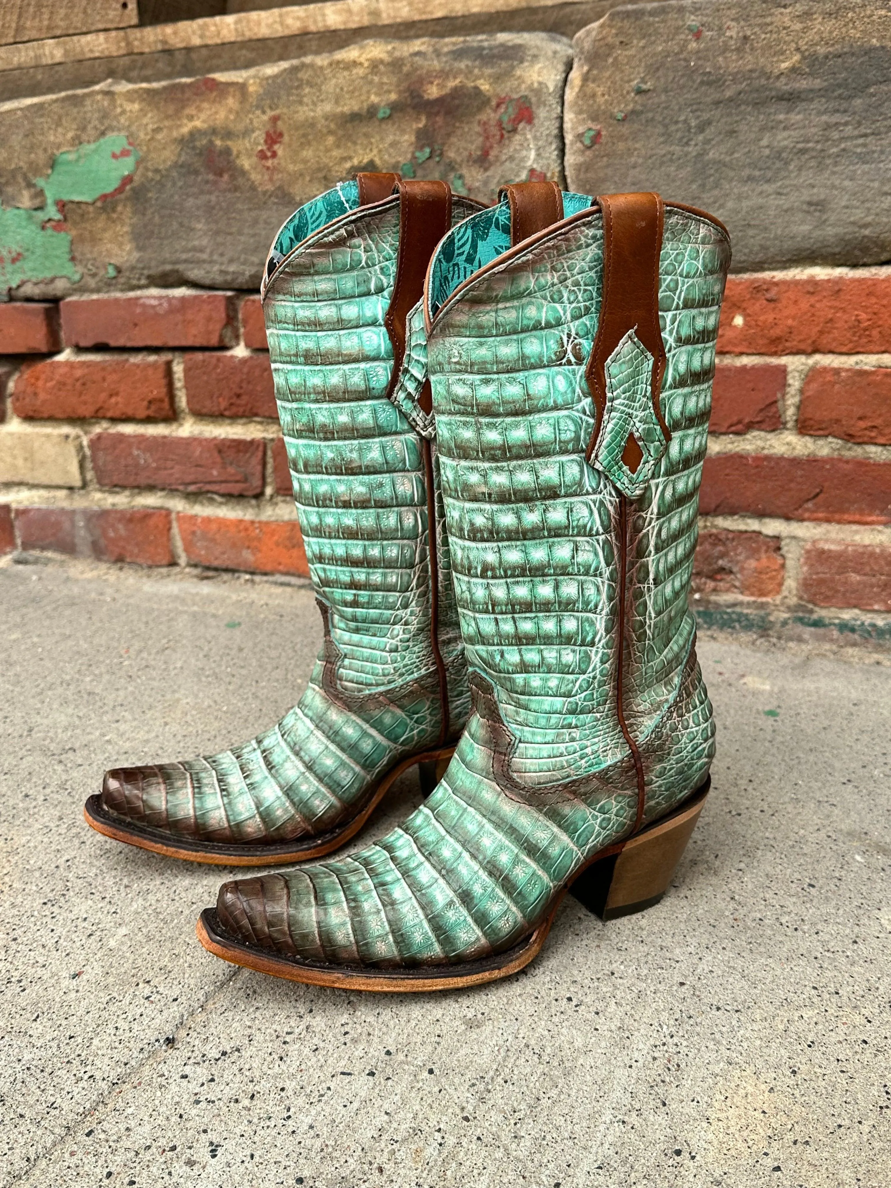 reinforced sole Long Travel Corral Women's Jade Fluorescent Hand Painted Full Caiman Cowgirl Boots C3998