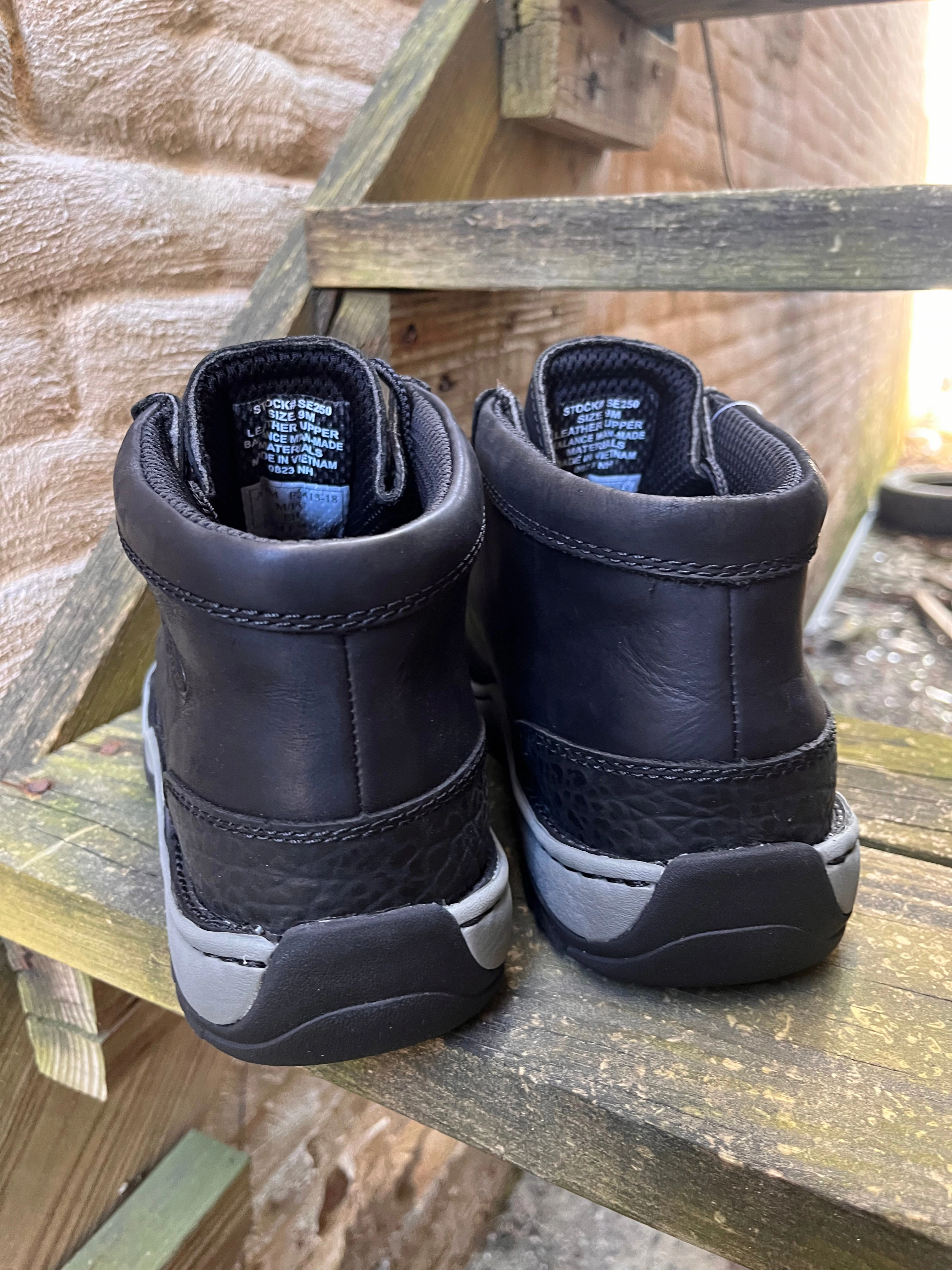 Parent Easy To Clean Justin Men's Crafton Coal Cowhide Alloy Toe Work Boot SE250