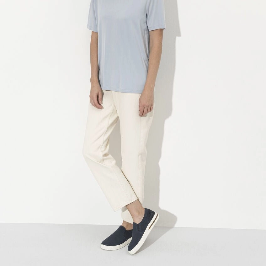 Oswego | Canvas | Navy Clean Step