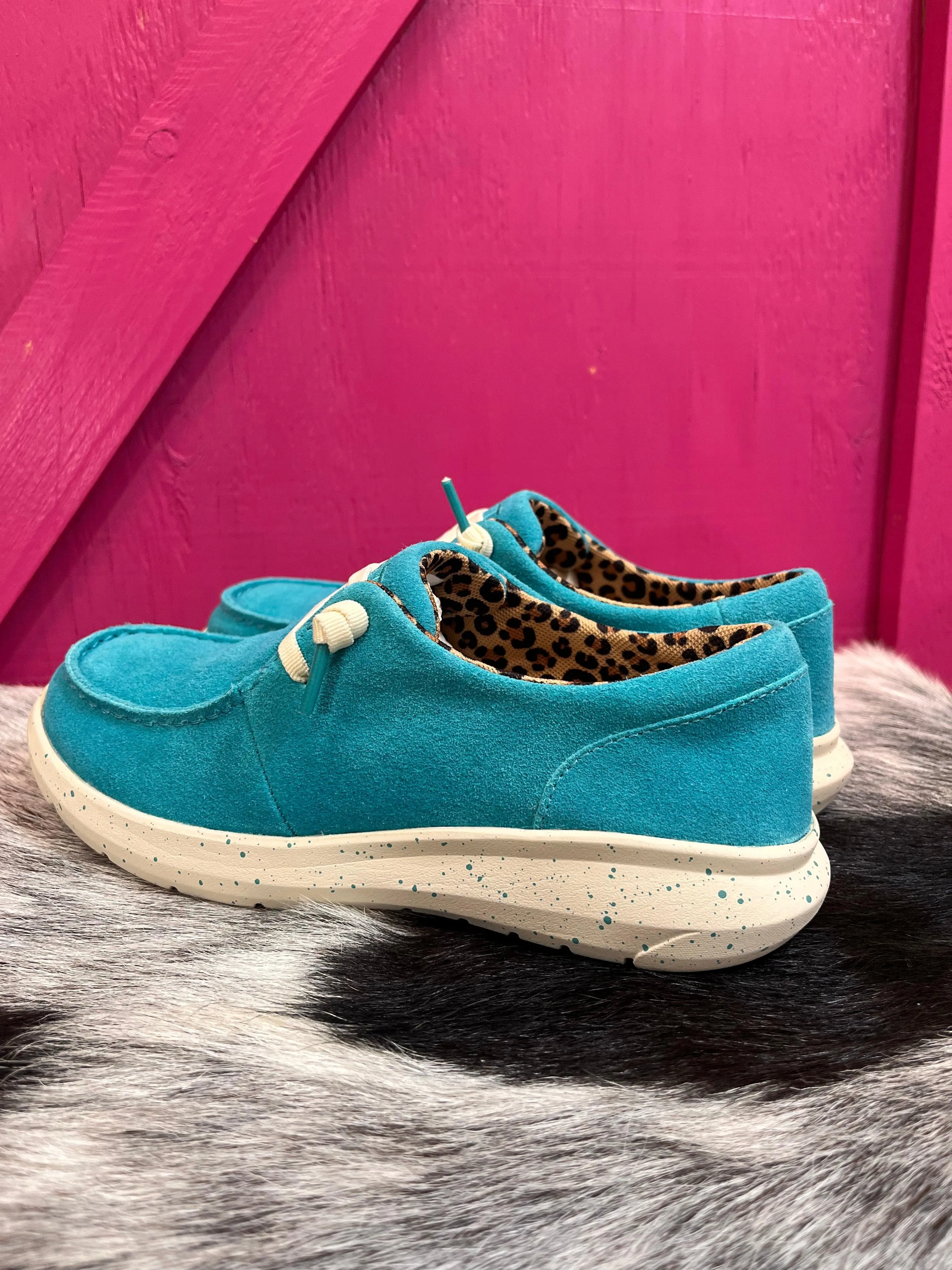 Ariat Women's Brightest Turquoise Hilo Suede Moc Toe Casual Shoes 10050971 Outdoor Leisure Ice Jog