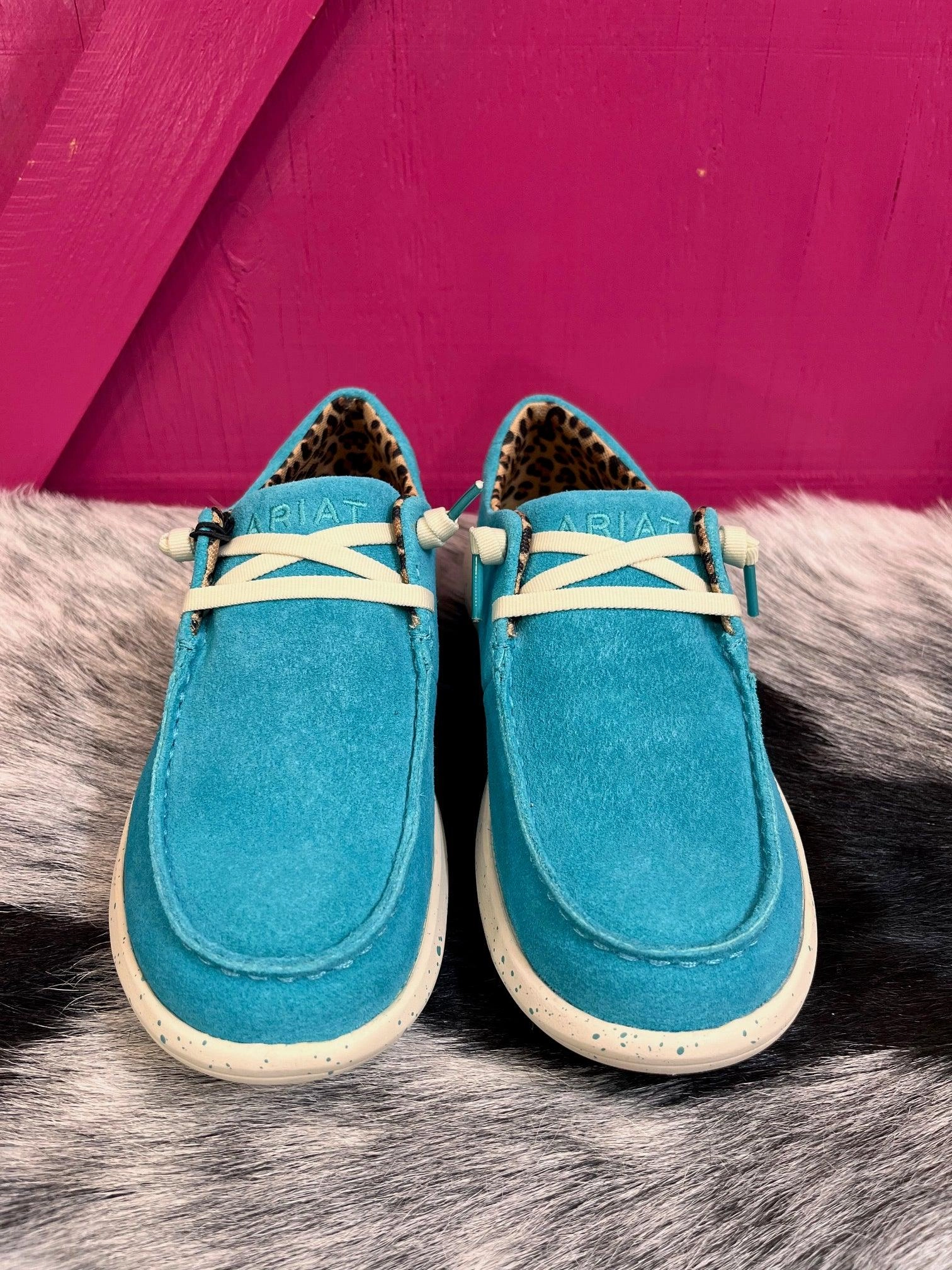 Brave Walk Ariat Women's Brightest Turquoise Hilo Suede Moc Toe Casual Shoes 10050971