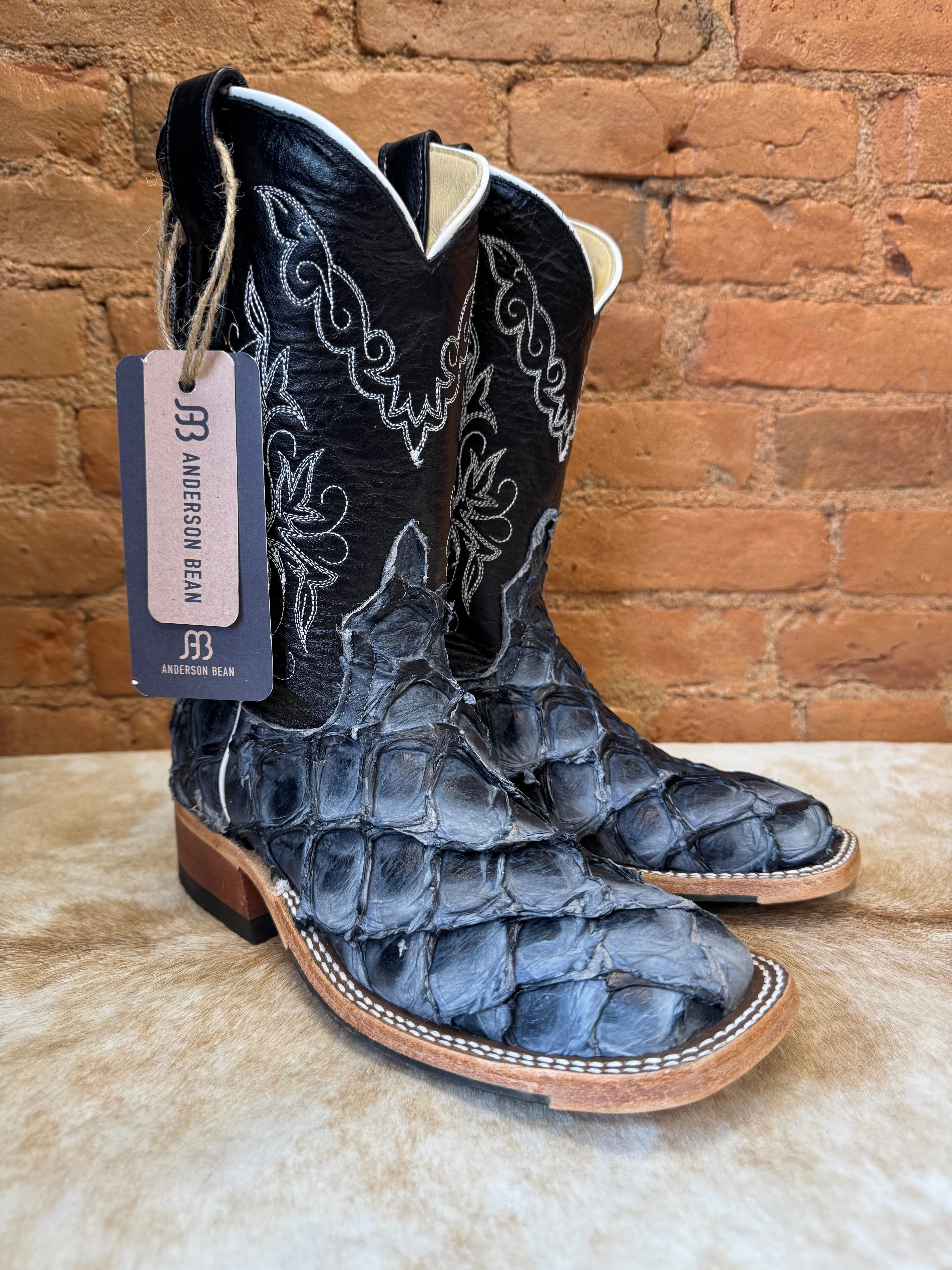 Water-resistant Anderson Bean Women's Navy Big Bass Arapaima & Carbon Blue Milan Square Toe Cowgirl Boots 335358
