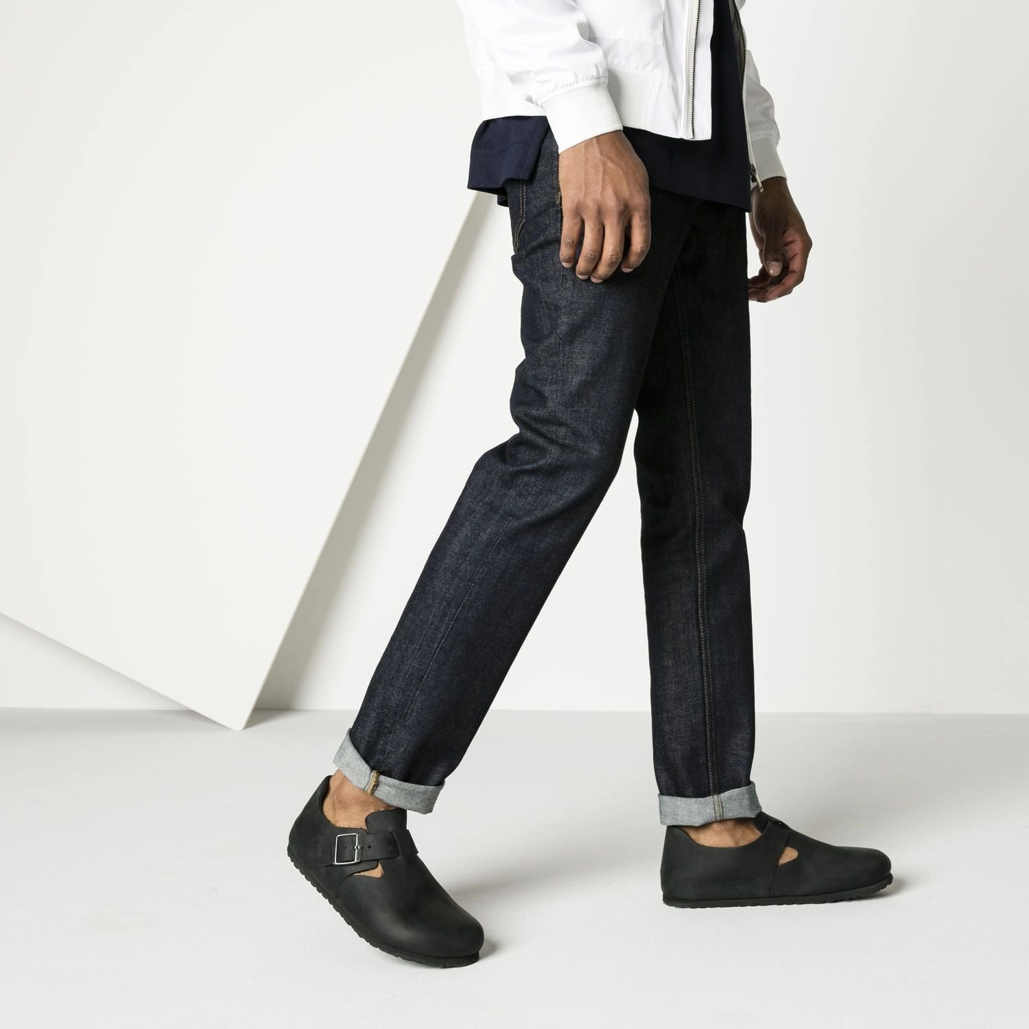 Night Glow London | Oiled Leather | Black