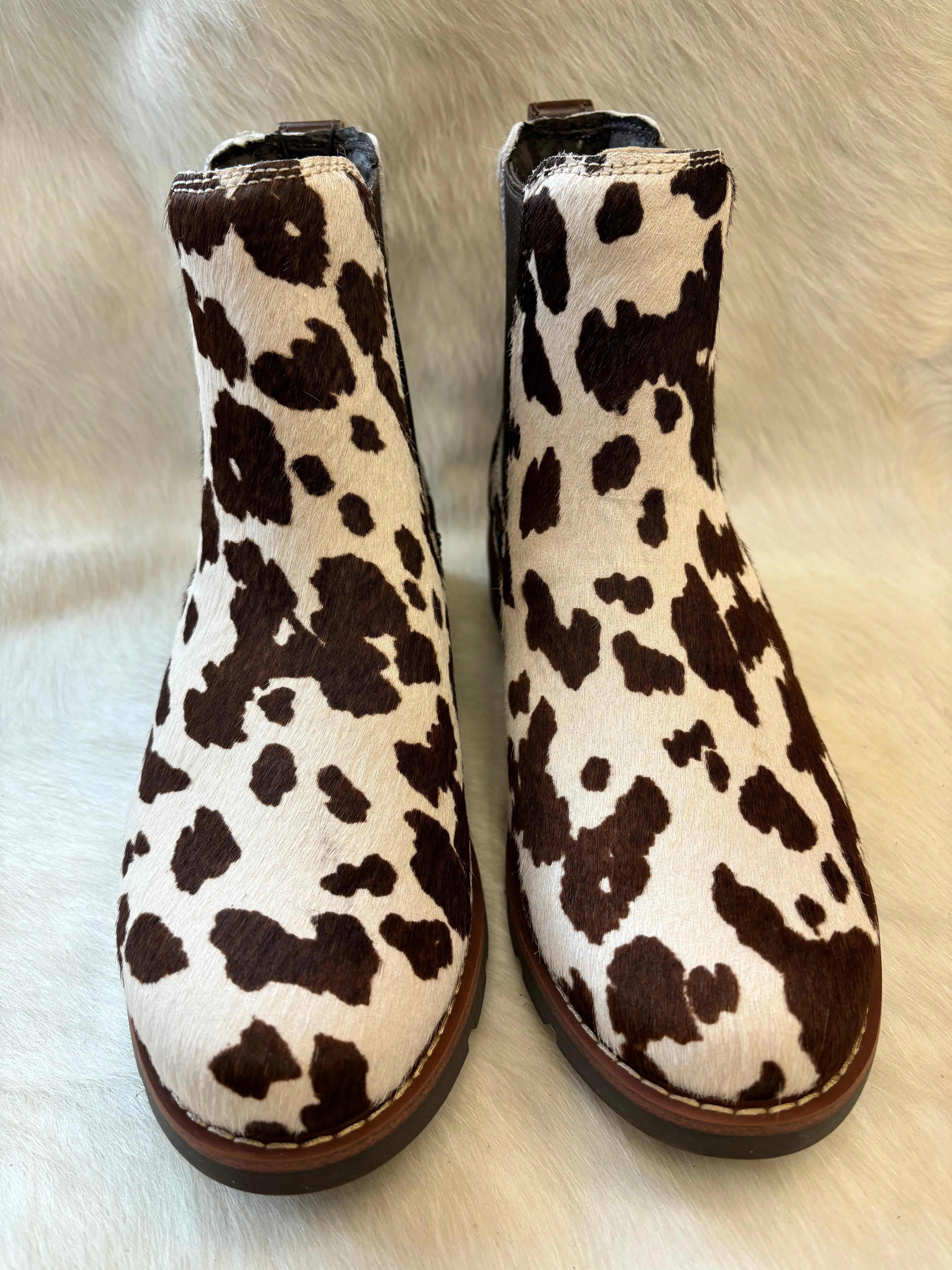 Ariat Women's Brown Cowhide Hair-On Wexford Lug Chelsea Bootie 10050915 High Lift Workplace Use