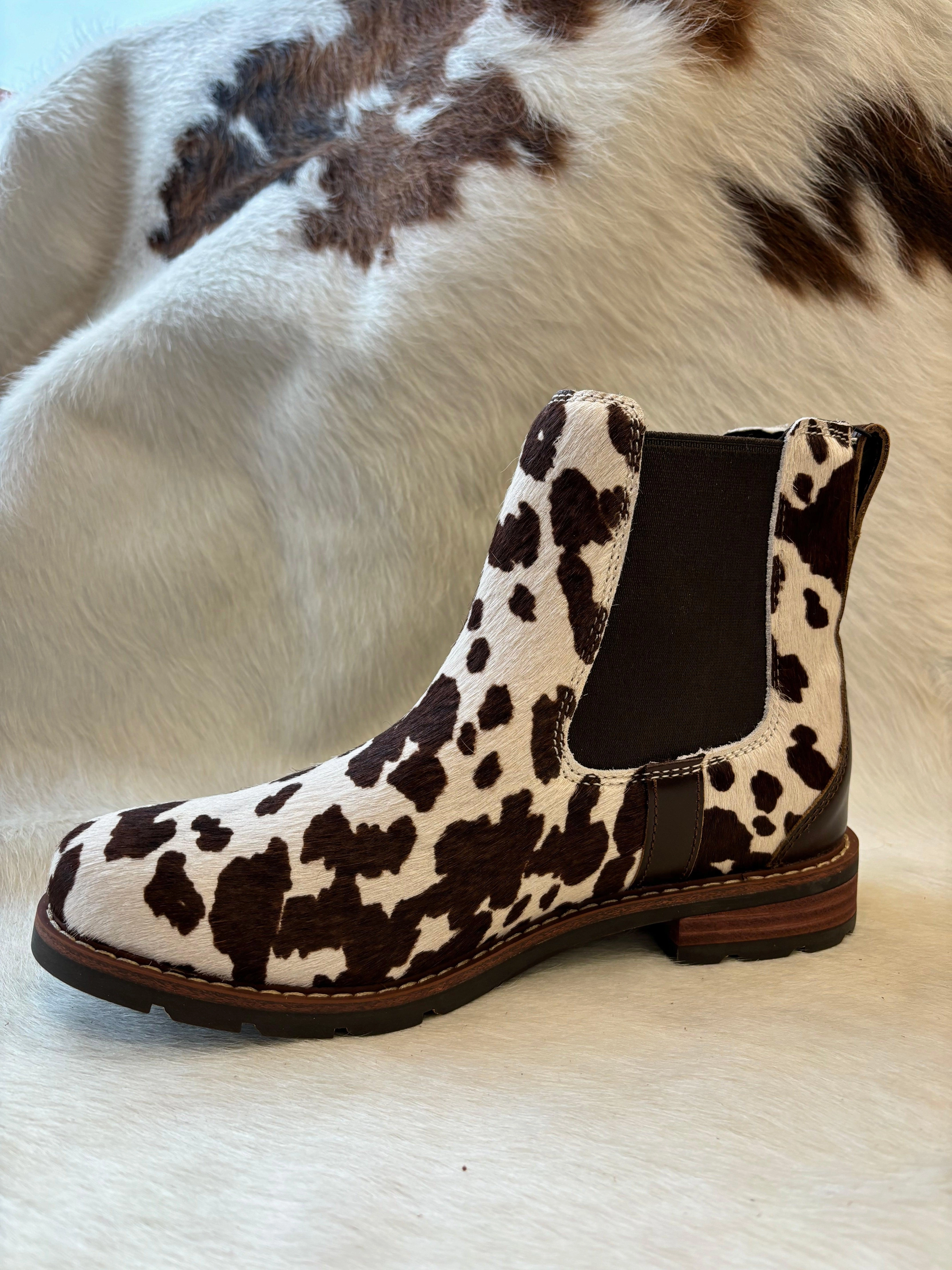 Ariat Women's Brown Cowhide Hair-On Wexford Lug Chelsea Bootie 10050915 Hiking Boots Minimal Color