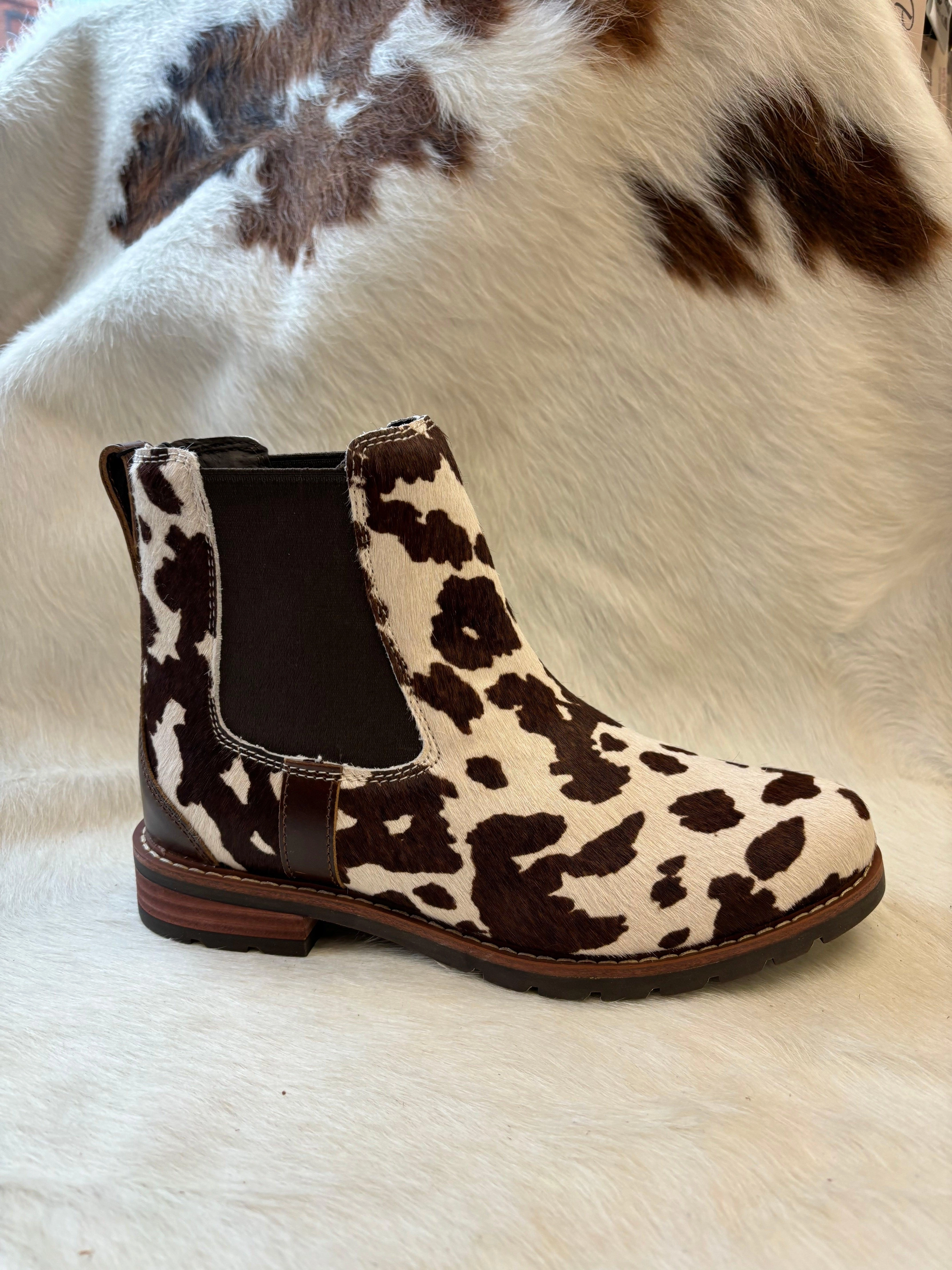 Wedding Reception Ariat Women's Brown Cowhide Hair-On Wexford Lug Chelsea Bootie 10050915