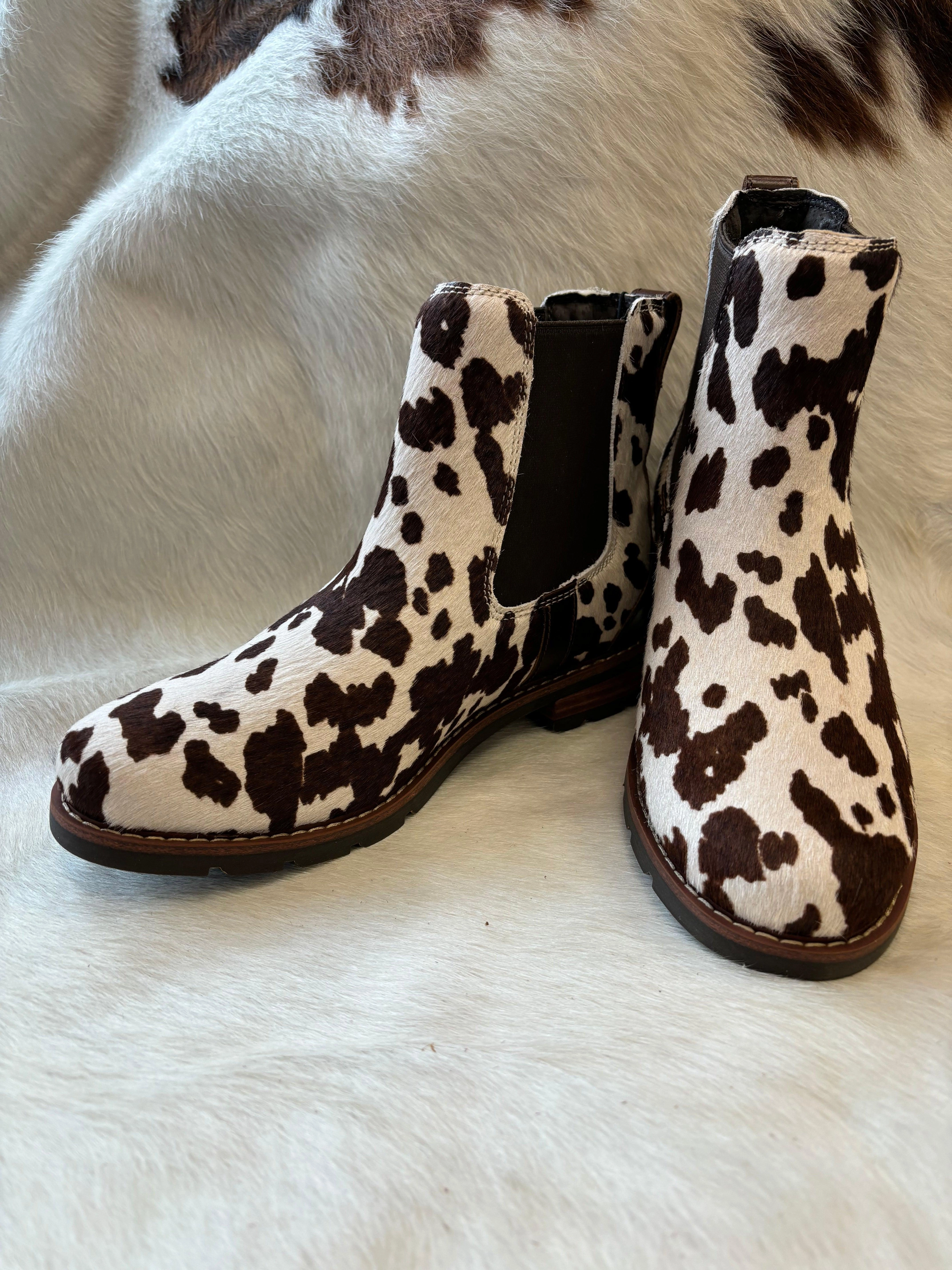 Seamless Style Ariat Women's Brown Cowhide Hair-On Wexford Lug Chelsea Bootie 10050915