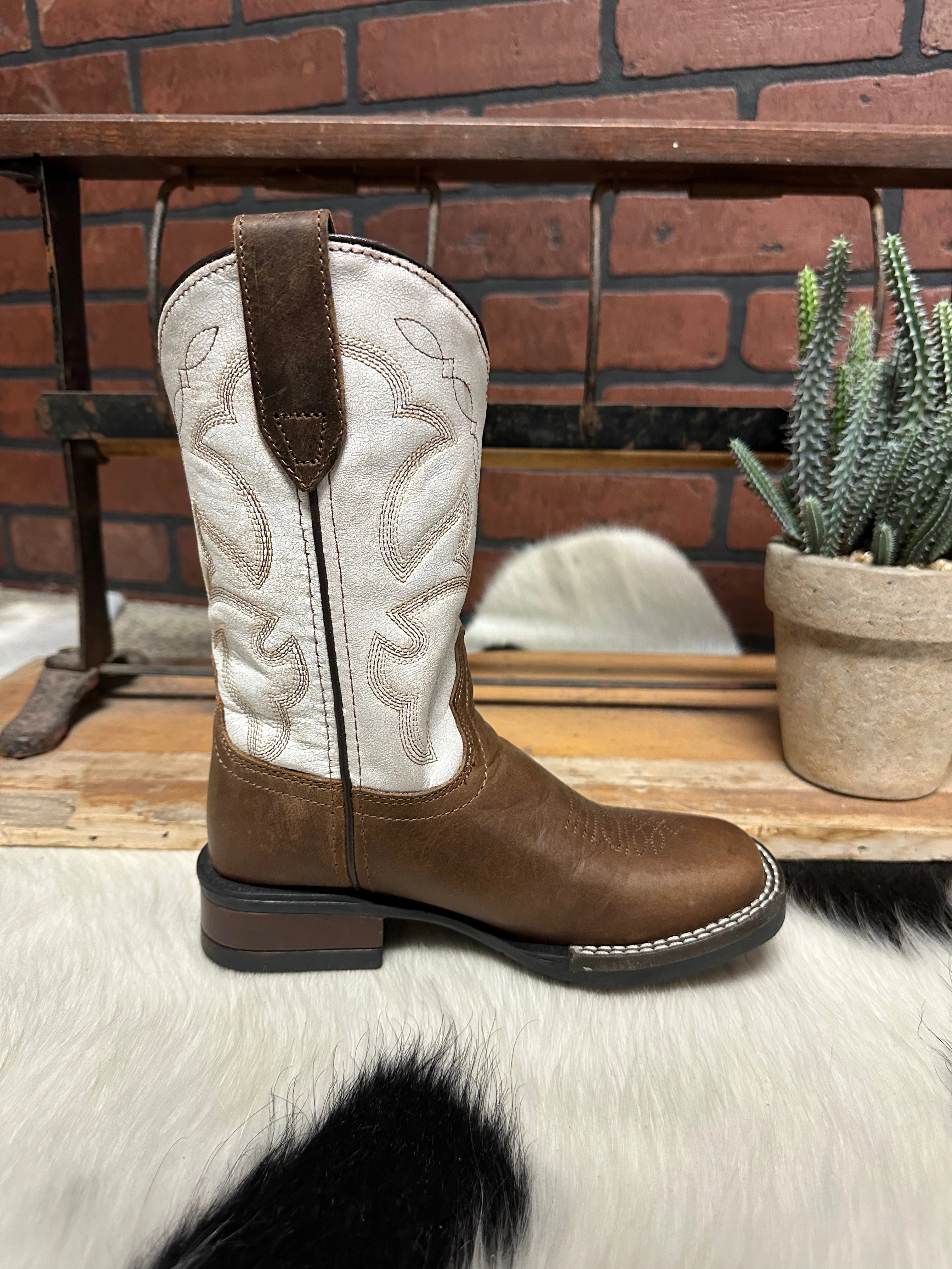 Stable Structure Rain Adventure Roper Childrens Monterey Brown Leather & White Top Square Toe Cowboy Boots 0911-2941